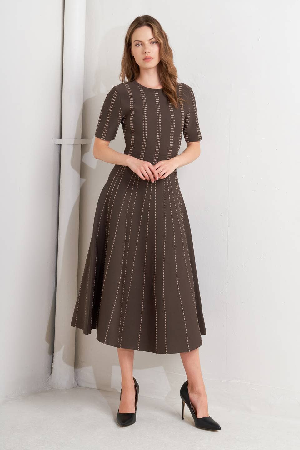 Sweater Knit Midi Dress: Brown - XAYUYUE