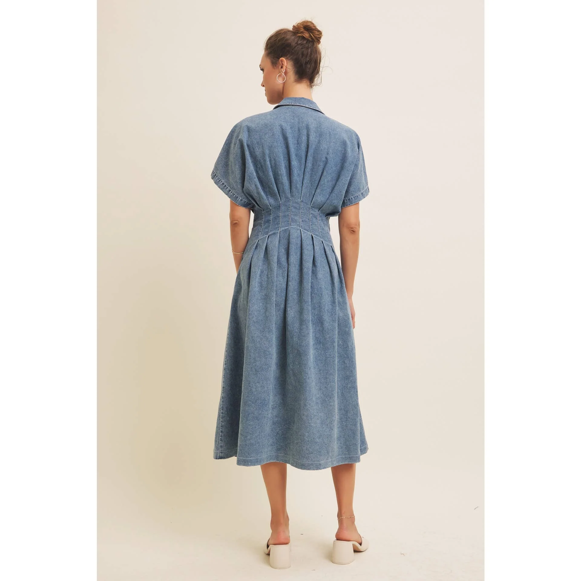 STRETCHY DENIM MIDI DRESS WITH MINERAL-WASHED: WASHED DENIM / L - XAYUYUE