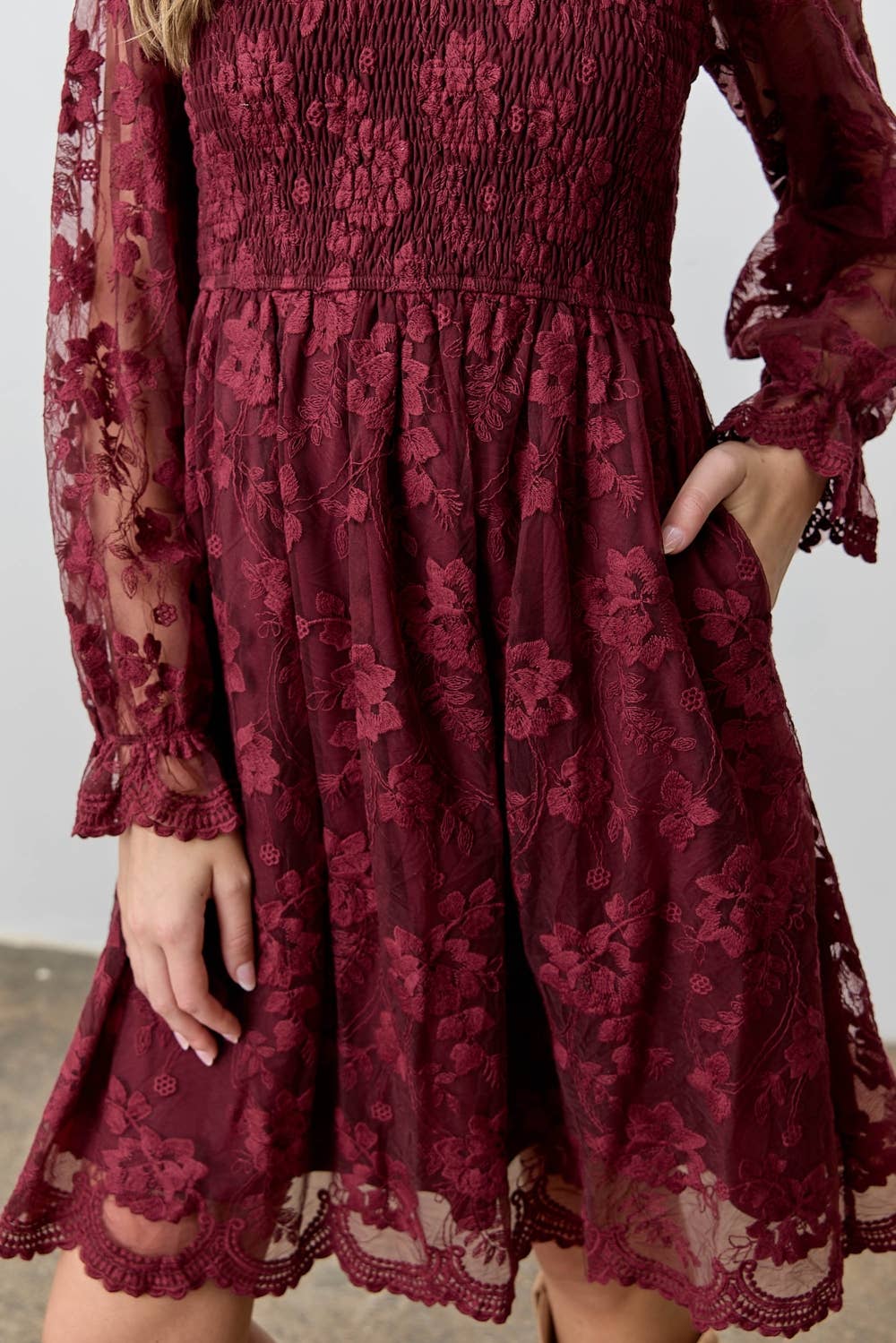 LACE V-NECK SMOCKED BODICE DRESS: BURGUNDY - XAYUYUE