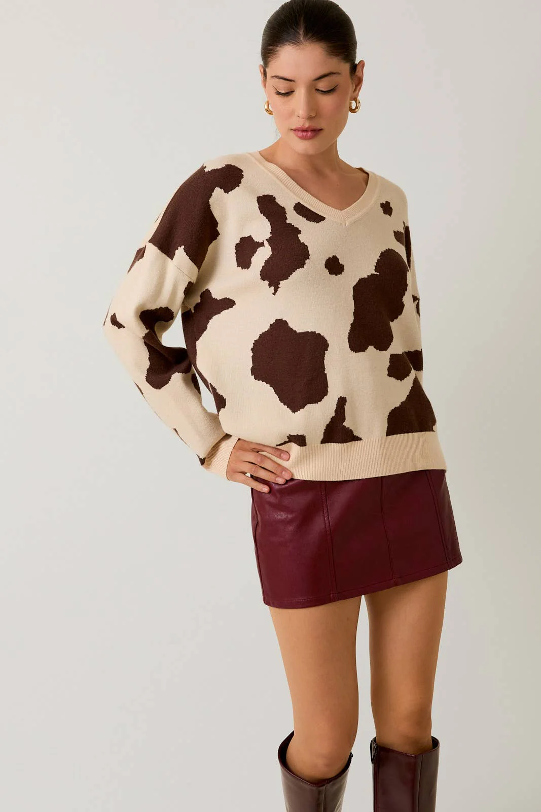 V-NECK LONG SLEEVE COW PATTERN SWEATER - XAYUYUE