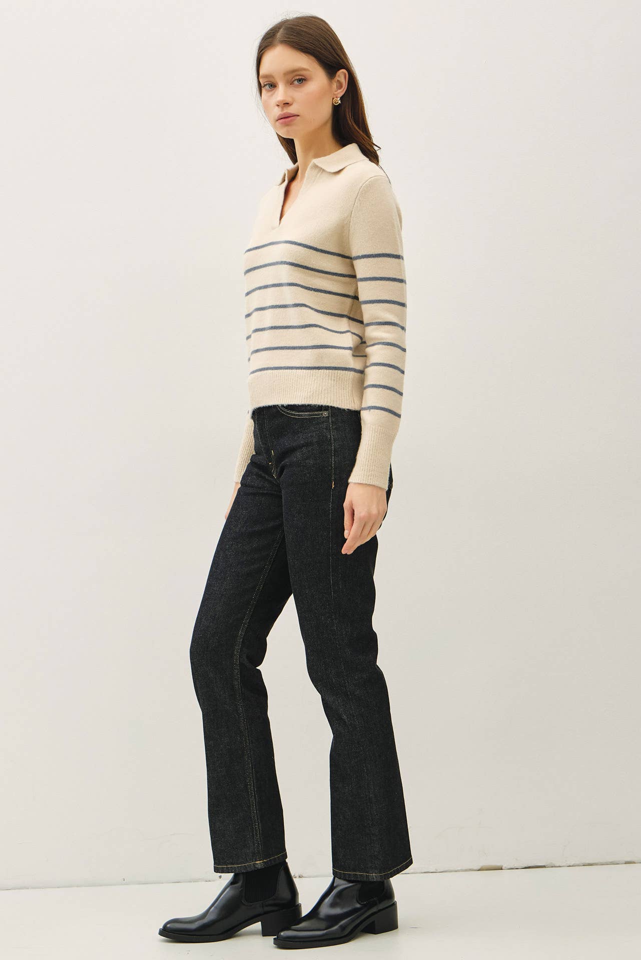 COLLARED V-NECK SWEATER WITH STRIPE: Blue - XAYUYUE