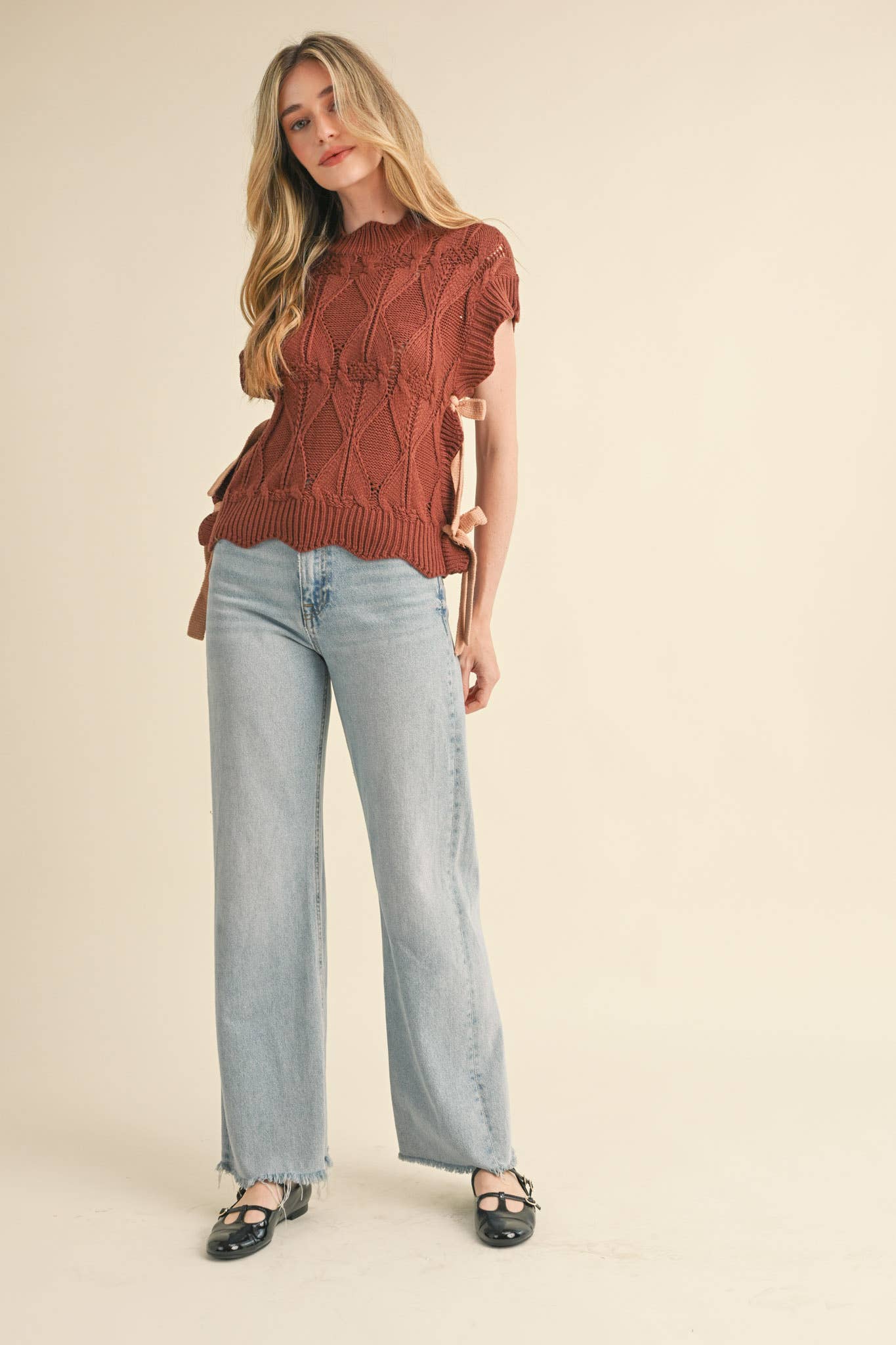 MOCK NECK CROPPED SWEATER VEST: Choco Fudge - XAYUYUE