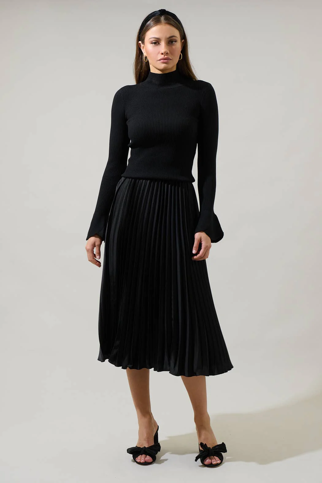 Malvern Bay Mock Neck Sweater: Black - XAYUYUE