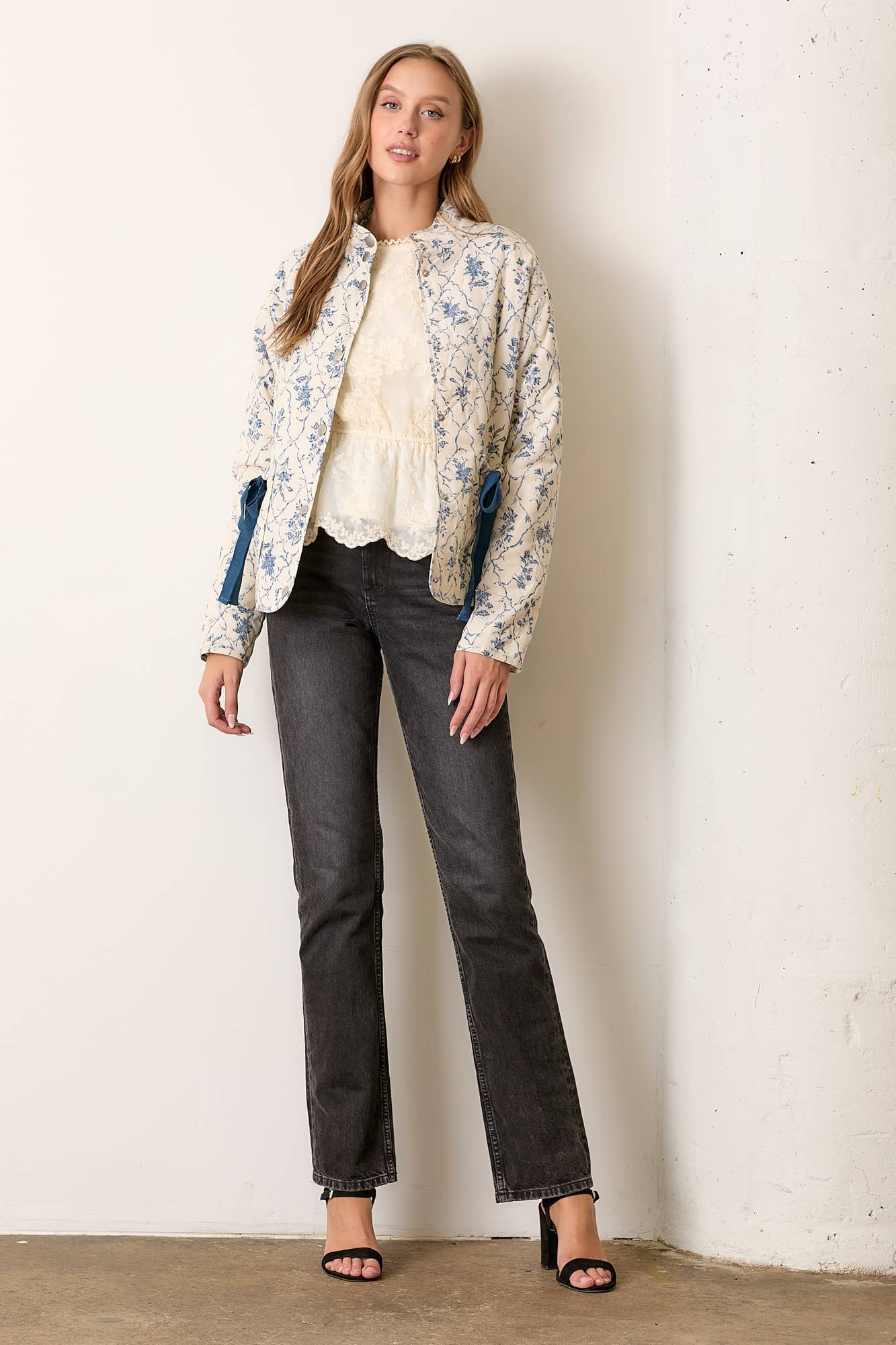 PRINTED PATTERN PADDED JACKET: CREAM MULTI / M - XAYUYUE