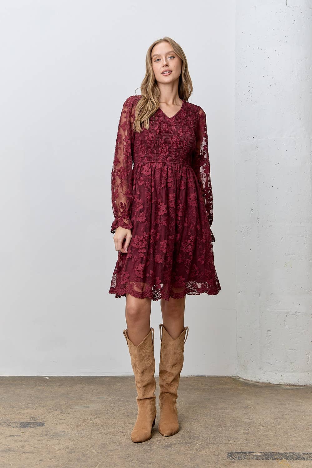 LACE V-NECK SMOCKED BODICE DRESS: BURGUNDY - XAYUYUE