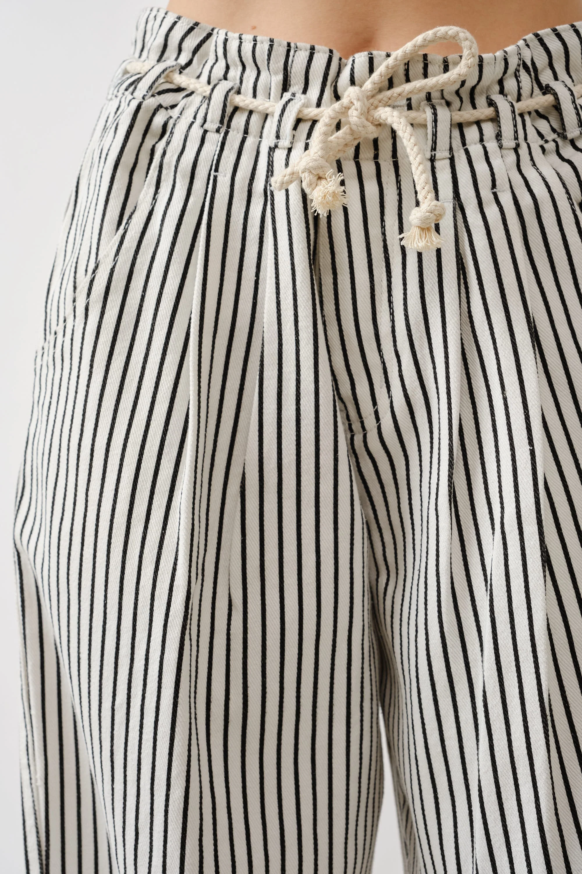 Stripe Wide Leg Pants With Tie Belt - XAYUYUE