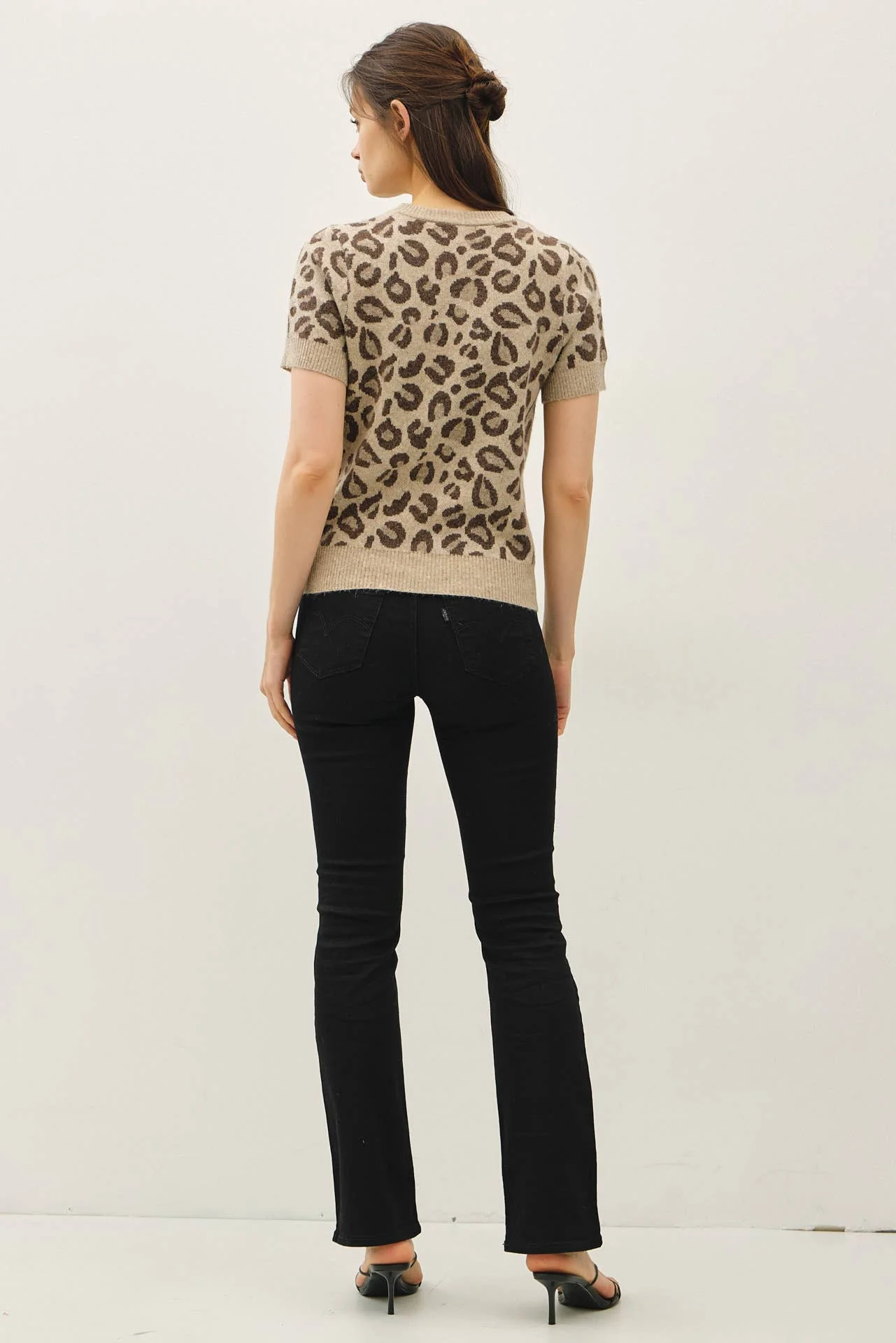 LEOPARD PRINT SHORT SLEEVE WOOL BLEND SWEATER TOP: MOCHA - XAYUYUE