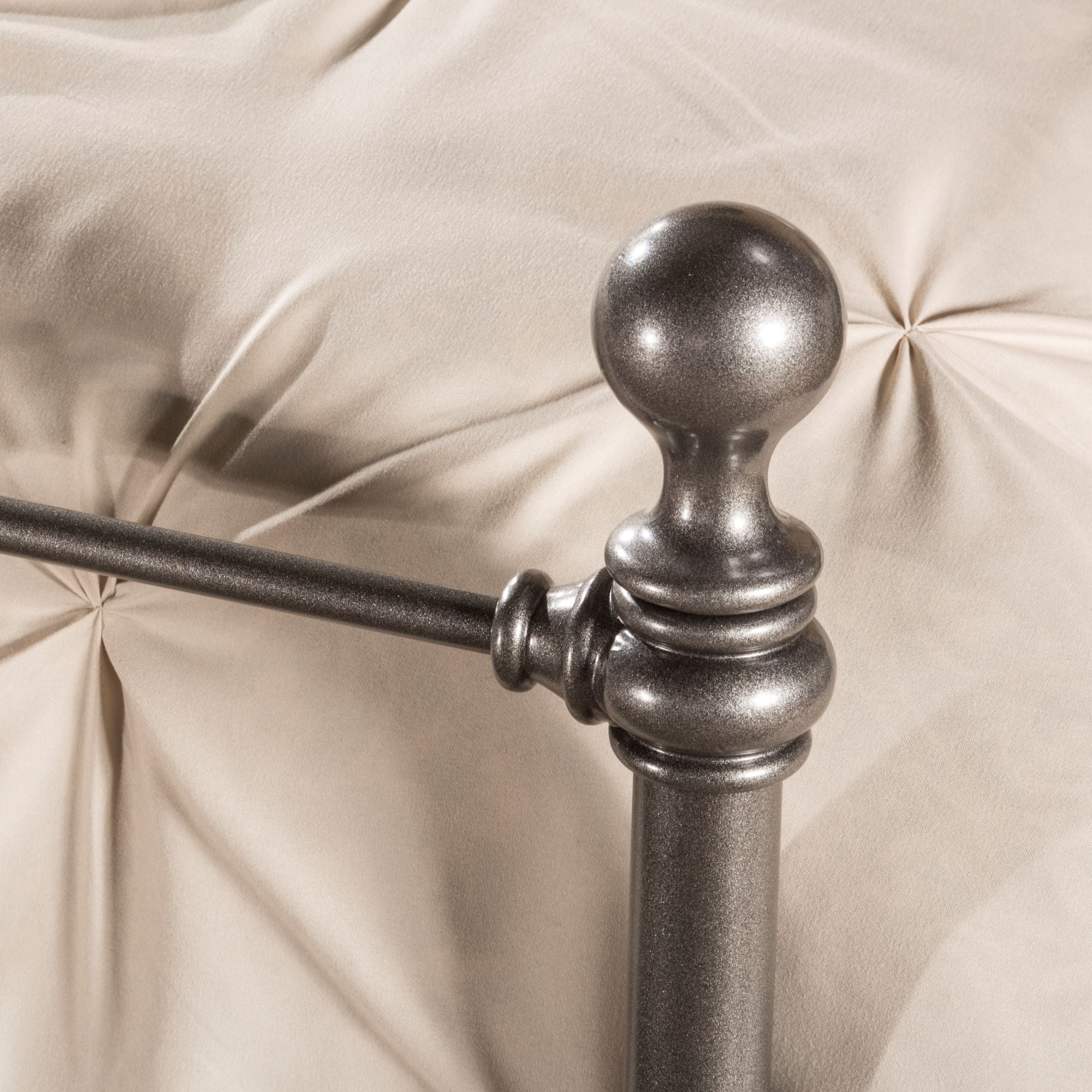 Hillsdale Furniture Molly Queen Metal Bed, Black Steel