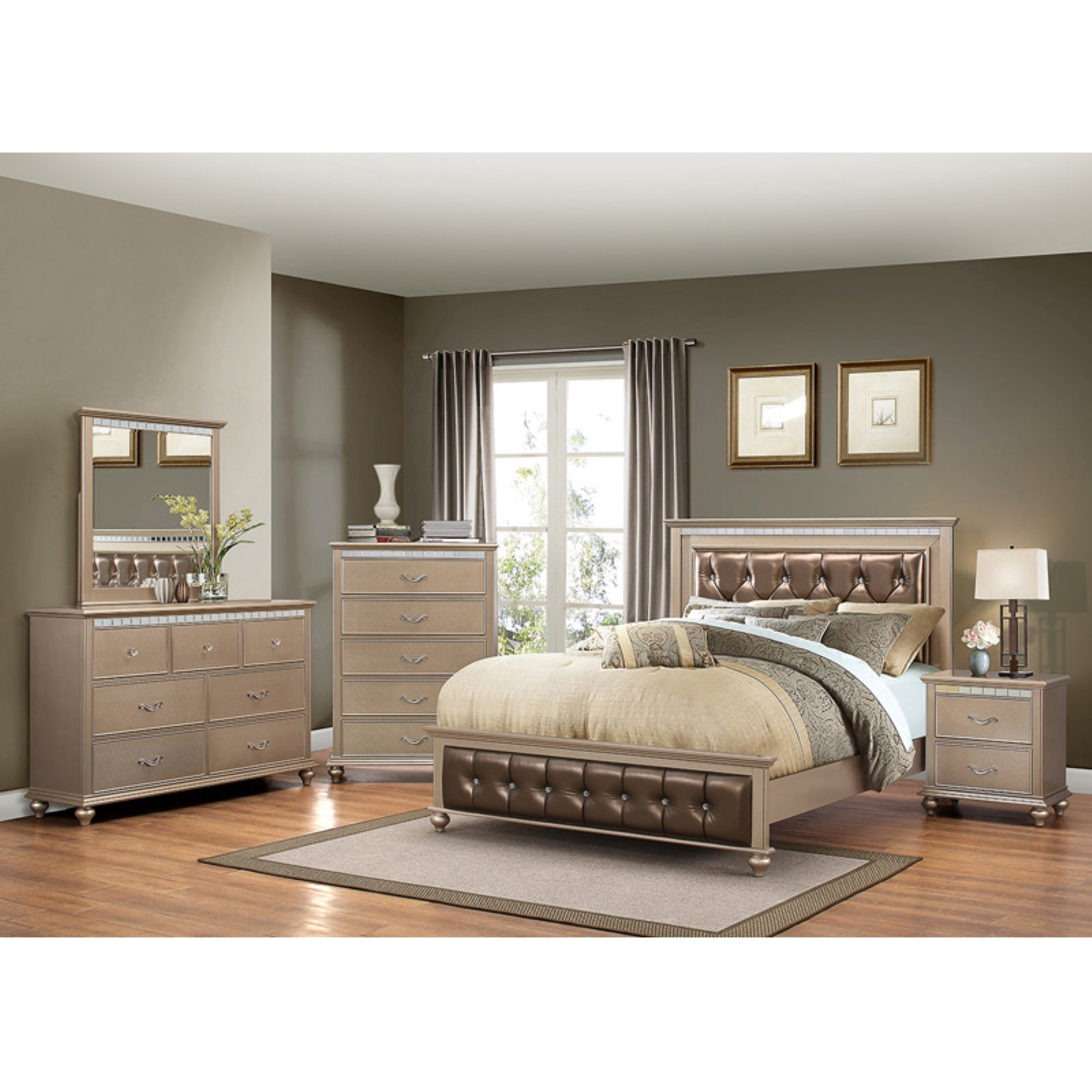 Inroom Furniture Designs B1008-70 26 x 24 x 17 in. Wood Chest - Champagne