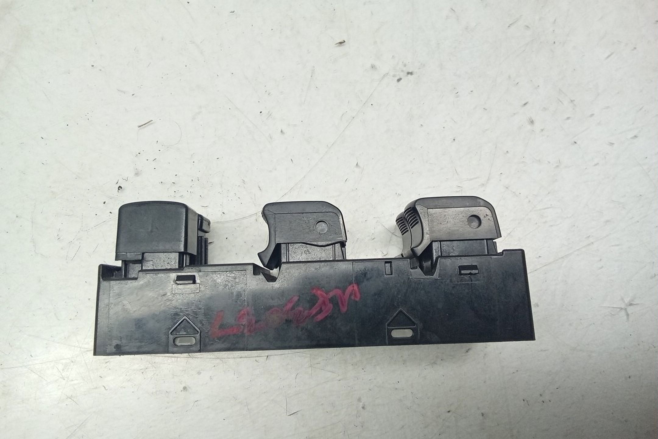 Pre-Owned 12 2012 Subaru Impreza Driver Master Door Lock and Window Switch OEM (Good)