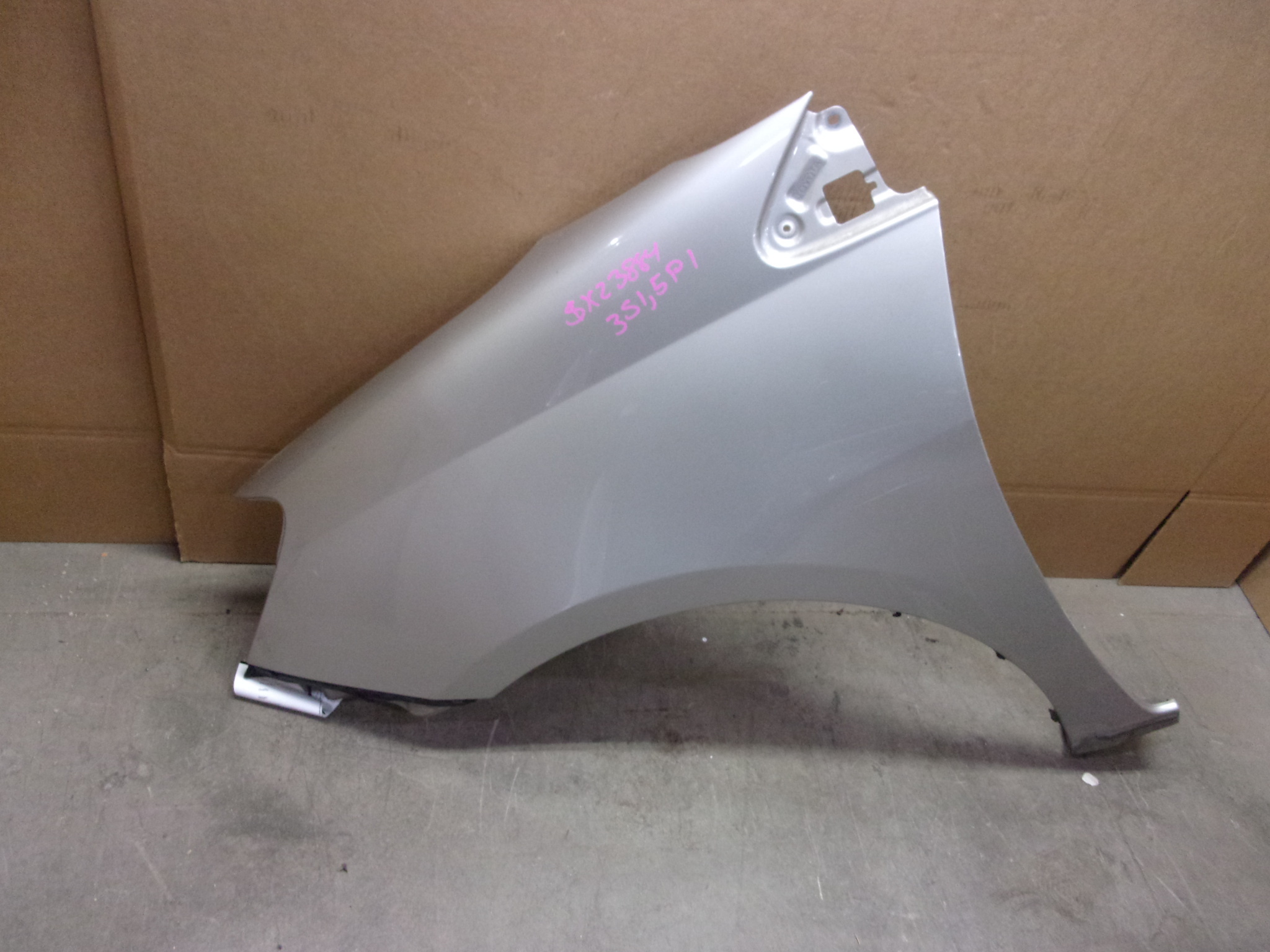 Pre-Owned 2004-2010 Toyota Sienna Driver Left Fender OEM (Good)