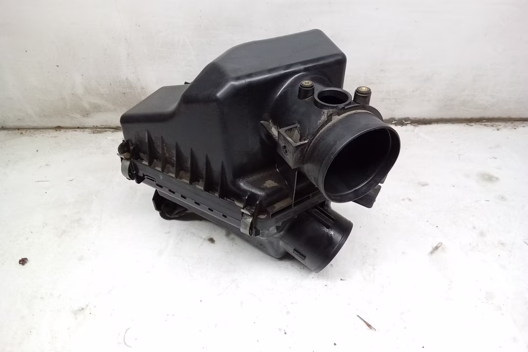 Pre-Owned 11 2011 Honda CRV Air Cleaner Intake 2.4L OEM (Good)