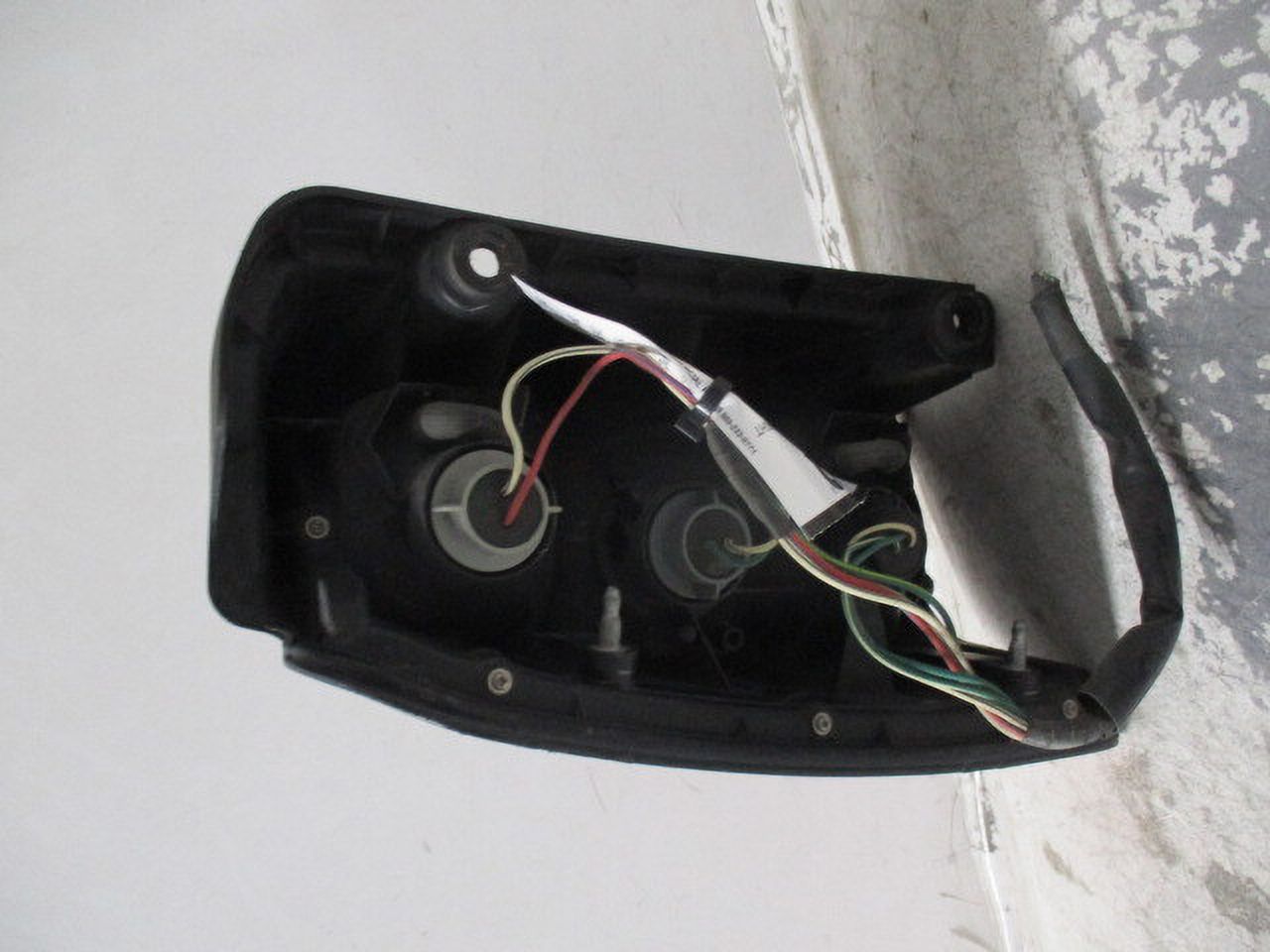 Pre-Owned 1996-2000 Toyota 4Runner Passenger RH Tail Light Lamp OEM (Good)