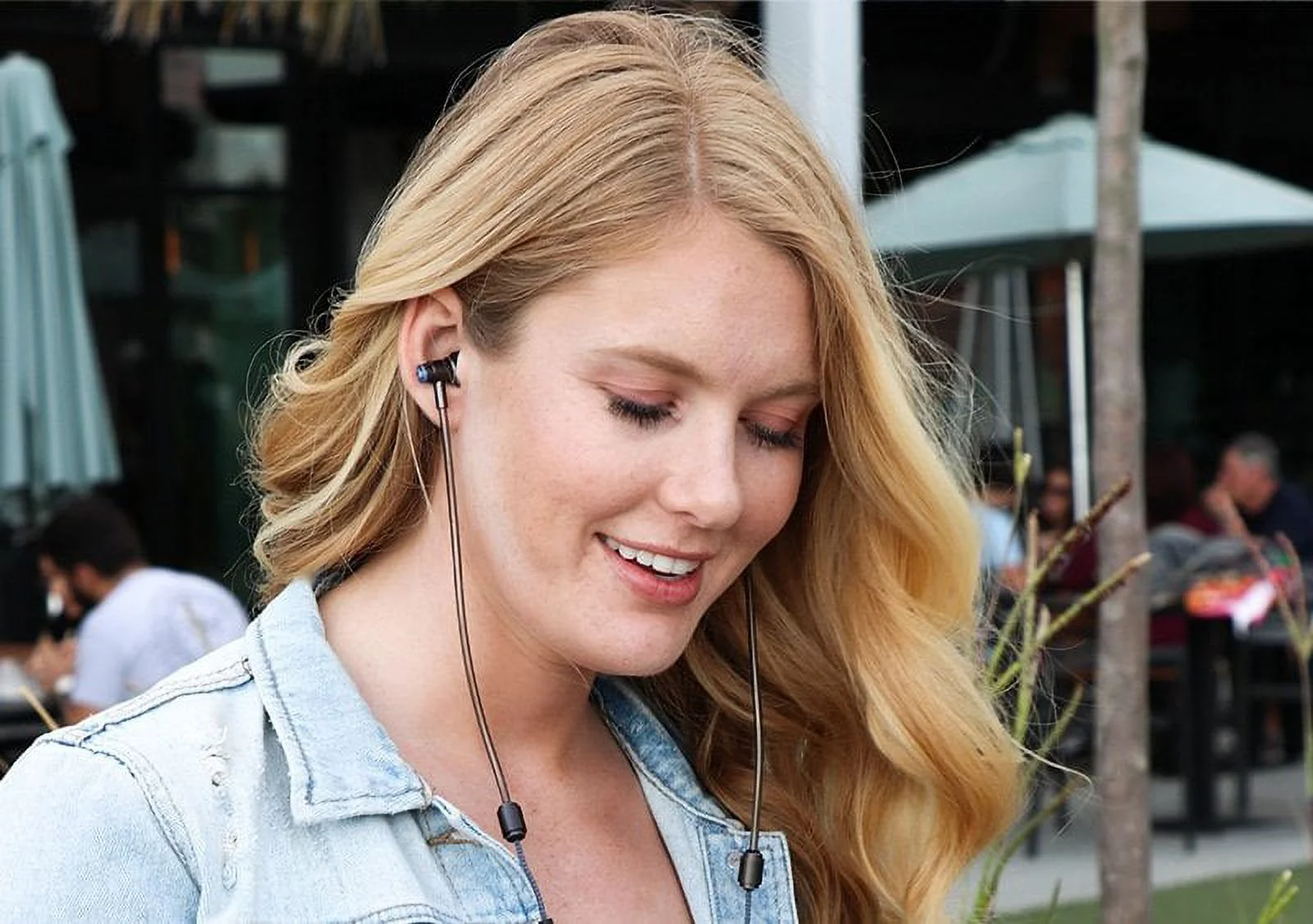 DefenderShield EMF Radiation-Free Air Tube Stereo Earbud Headphones