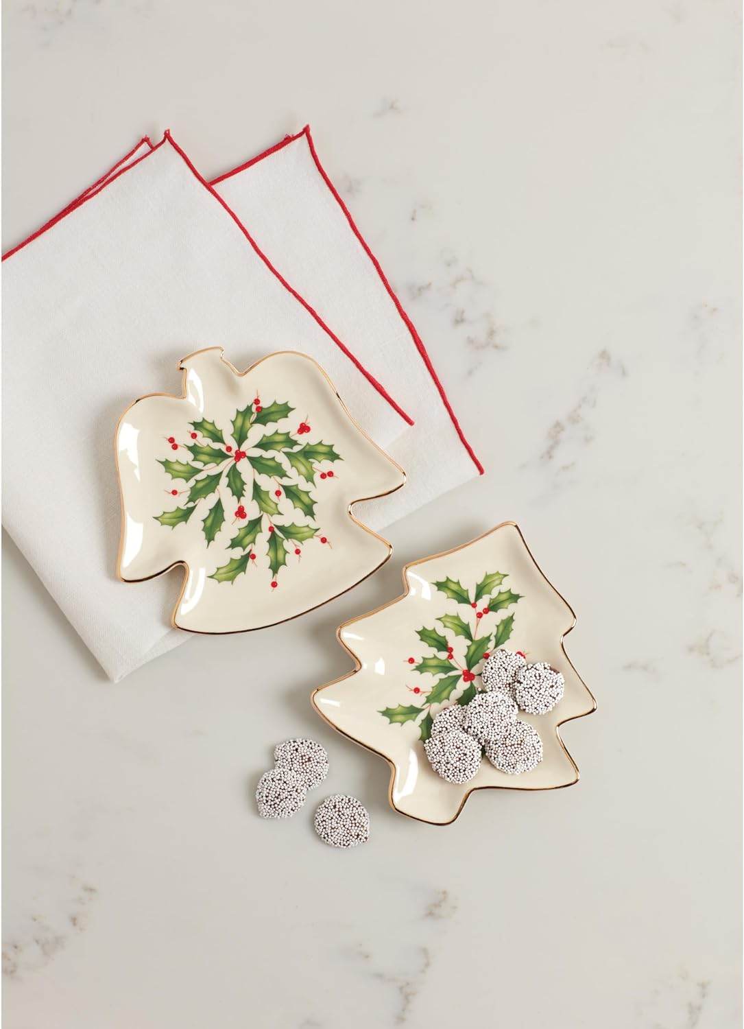 879592 Holiday Tree Shaped Party Plate