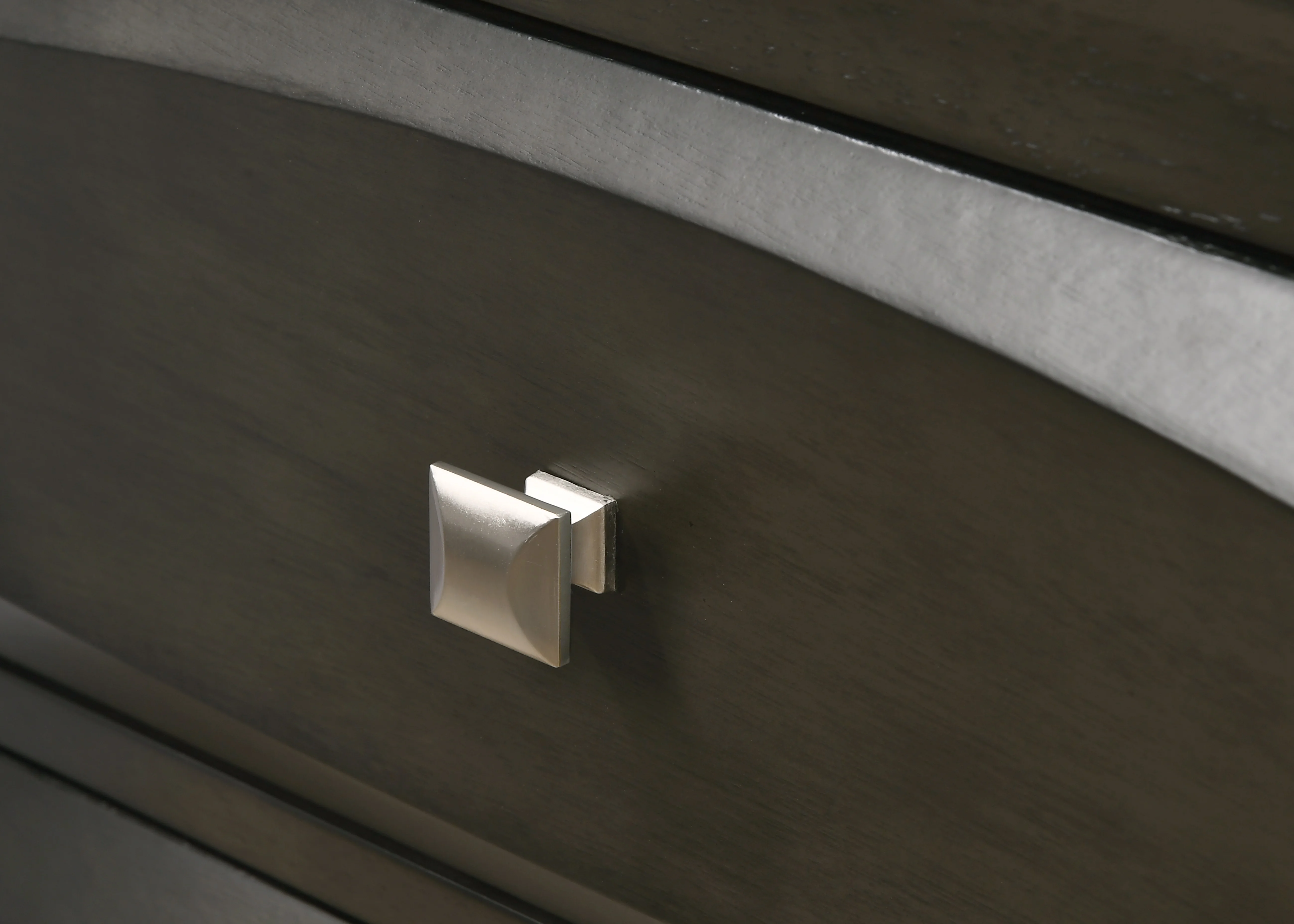 Roundhill Furniture Oakland 8 Drawer Dresser