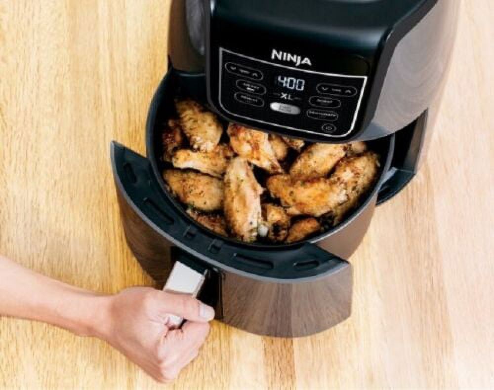 AF150WM Air Fryer XL 5.5 Quart Black Silver