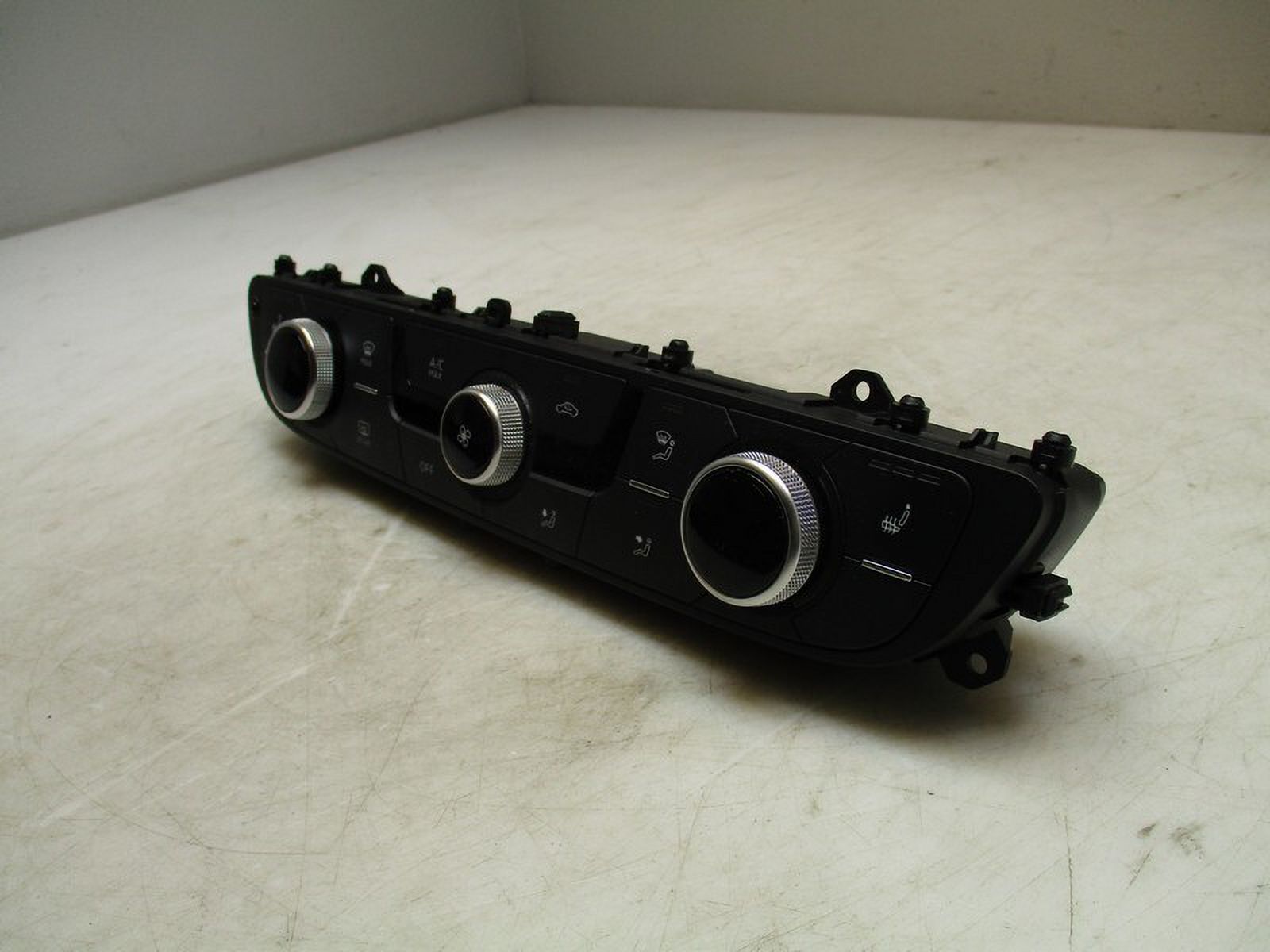 Pre-Owned 2017-2019 Audi Q7 AC Heater Temperature Controls OEM (Good)