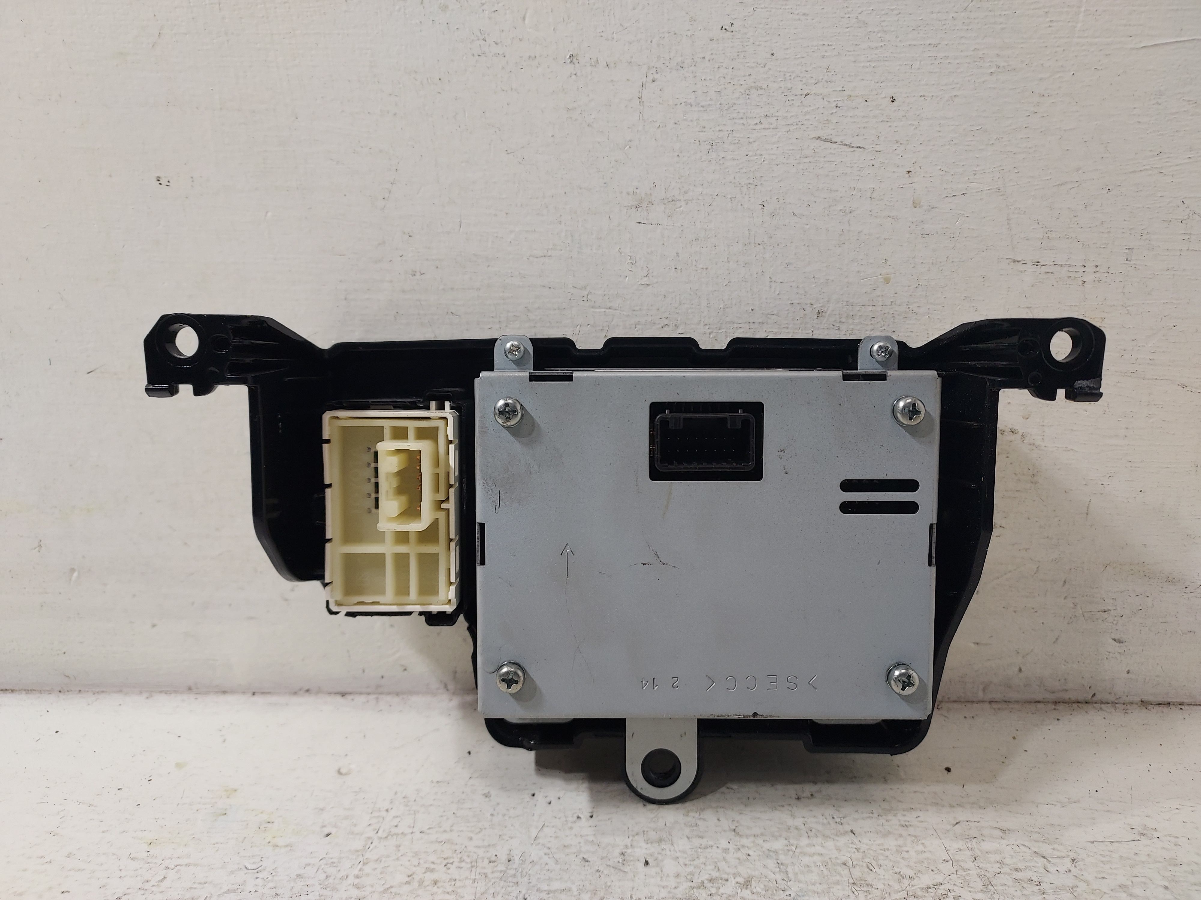 Pre-Owned 2011-2014 Toyota Sienna Upper Display Screen OEM LKQ (Good)