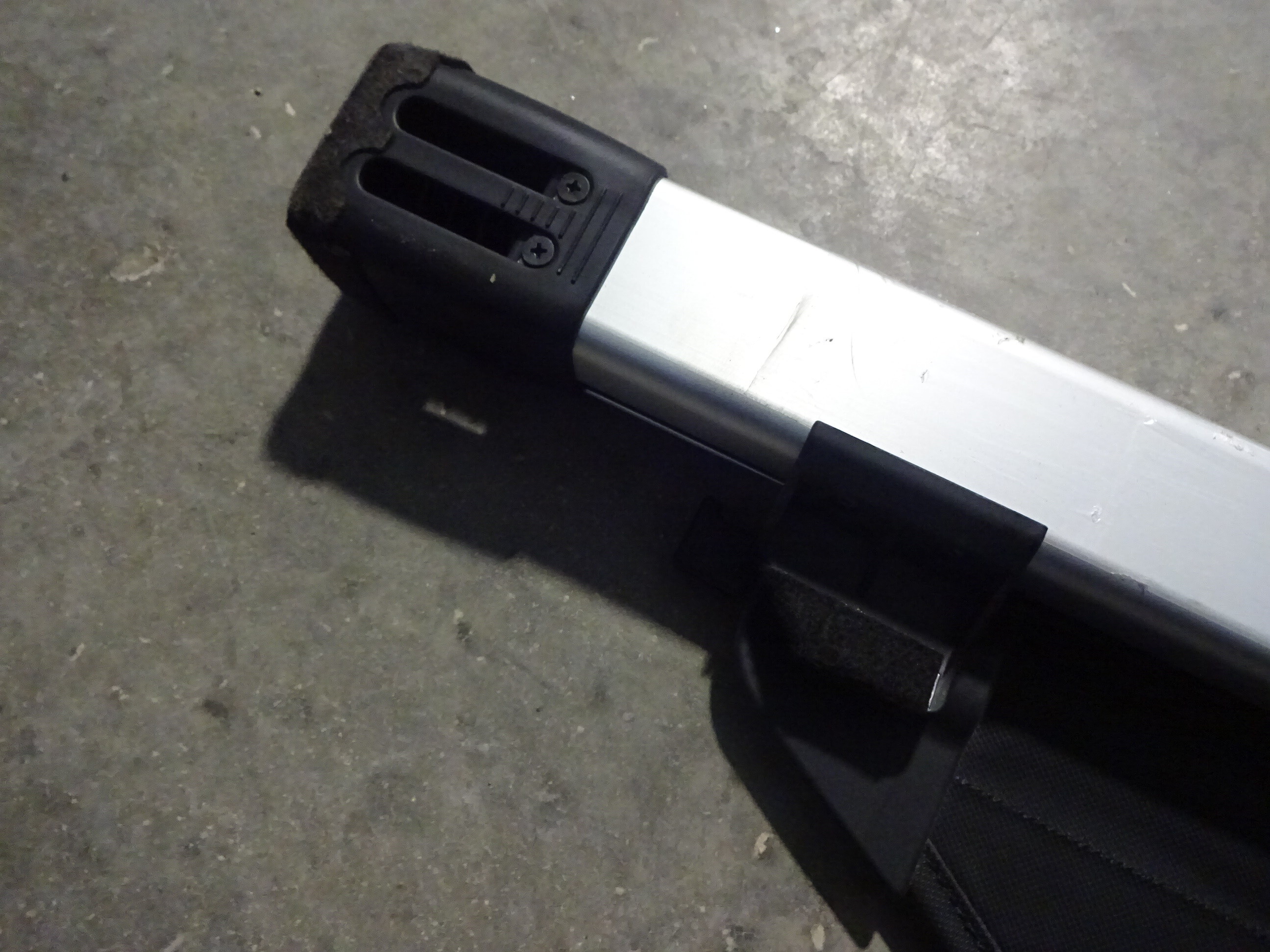 Pre-Owned 2017 Hyundai Santa Fe Rear Retractable Cargo Cover OEM (Good)