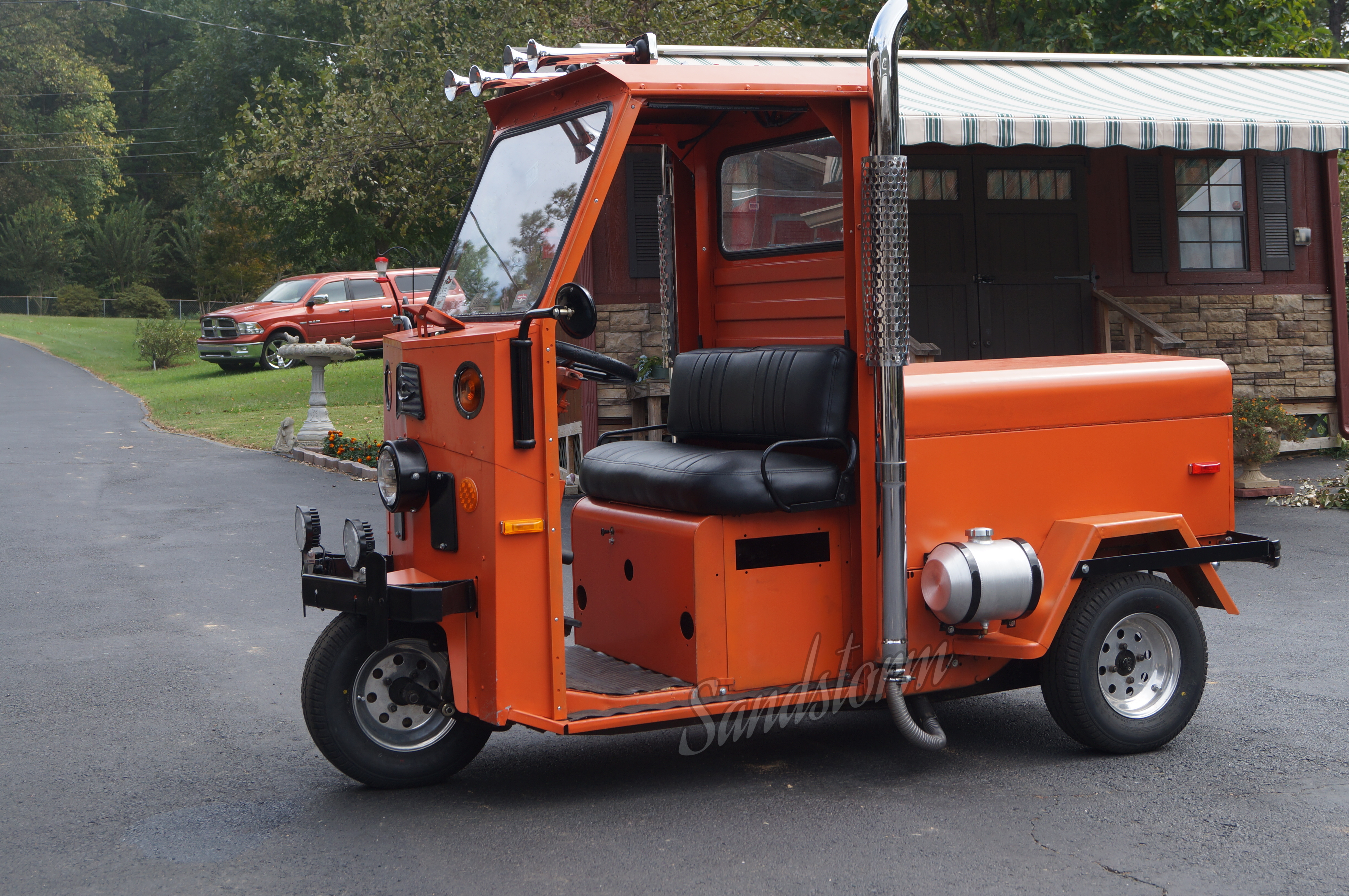 8x8 Center Fill Round Spun Aluminum Gas Tank - 1.5 Gallon