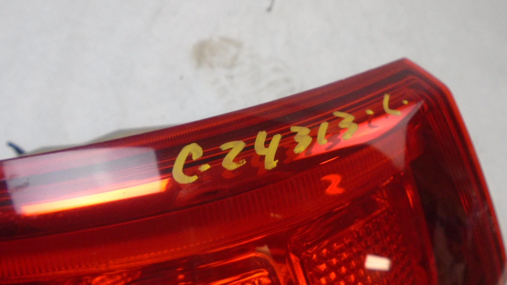 Pre-Owned 2015-2021 Grand Cherokee Left Driver Tail Light Liftgate Mount OEM LKQ (Good)