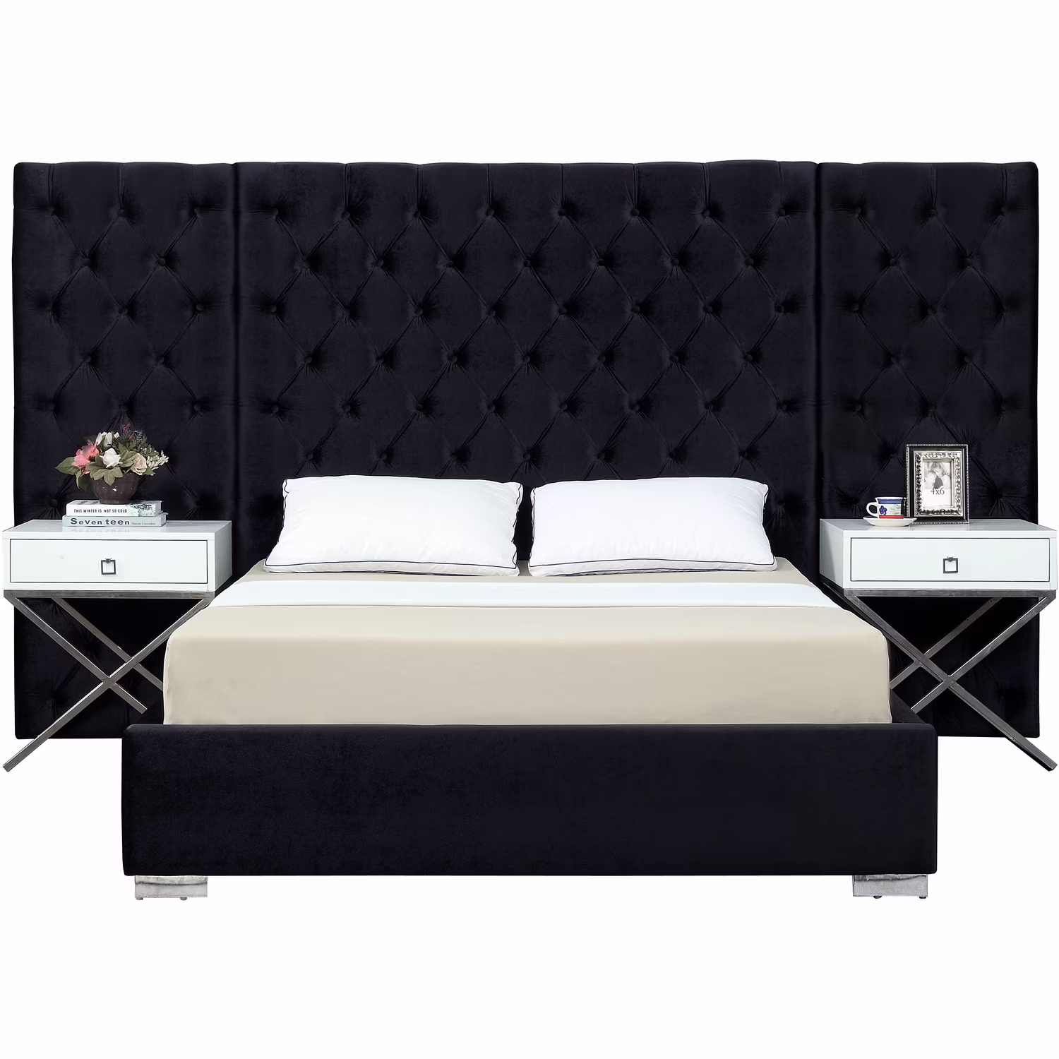 Homestock Baroque Beauty Black Velvet King Bed