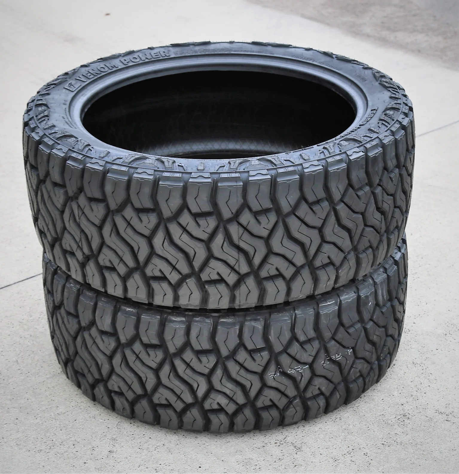 Tire Venom Power Terra Hunter R/T+ LT 31X13.50R24 Load E 10 Ply RT R/T
