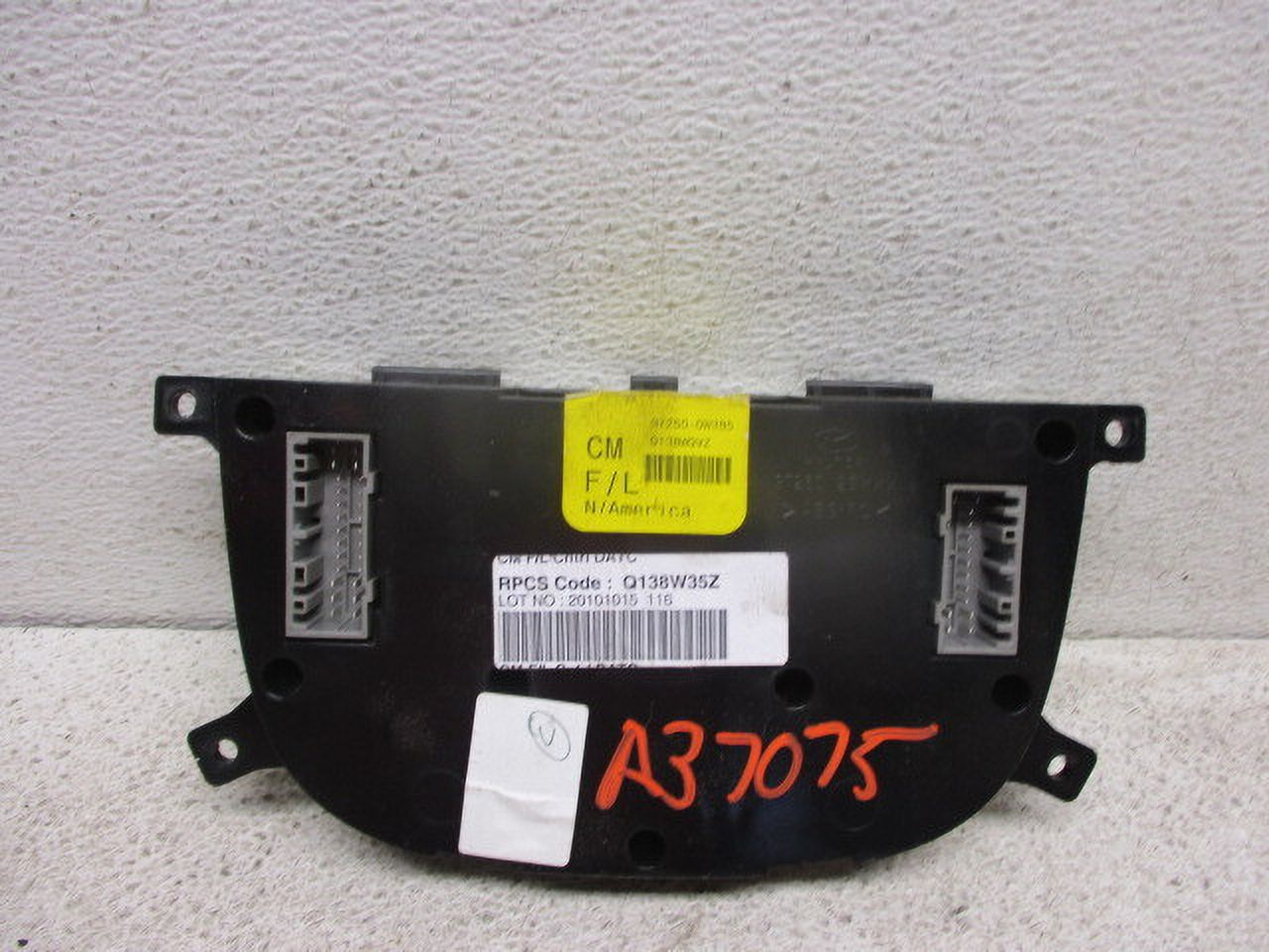 Pre-Owned 2010-2012 Hyundai Santa Fe Heat A/C Temperature Control Unit OEM LKQ (Good)