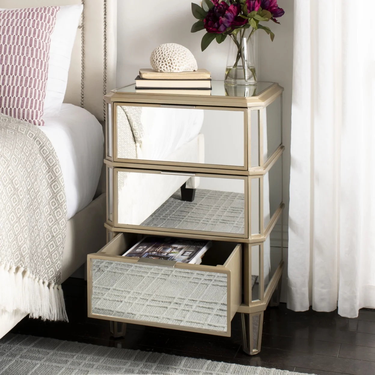 SAFAVIEH Giana 3-Drawer Mirrored Nightstand Mirror
