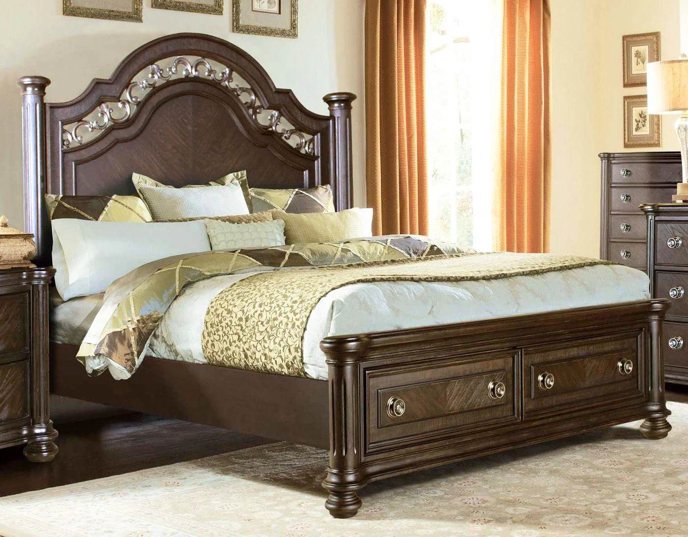 Traditional Chestnut Poster Queen Bed Set 6Pcs w/Footboard Storage McFerran B146