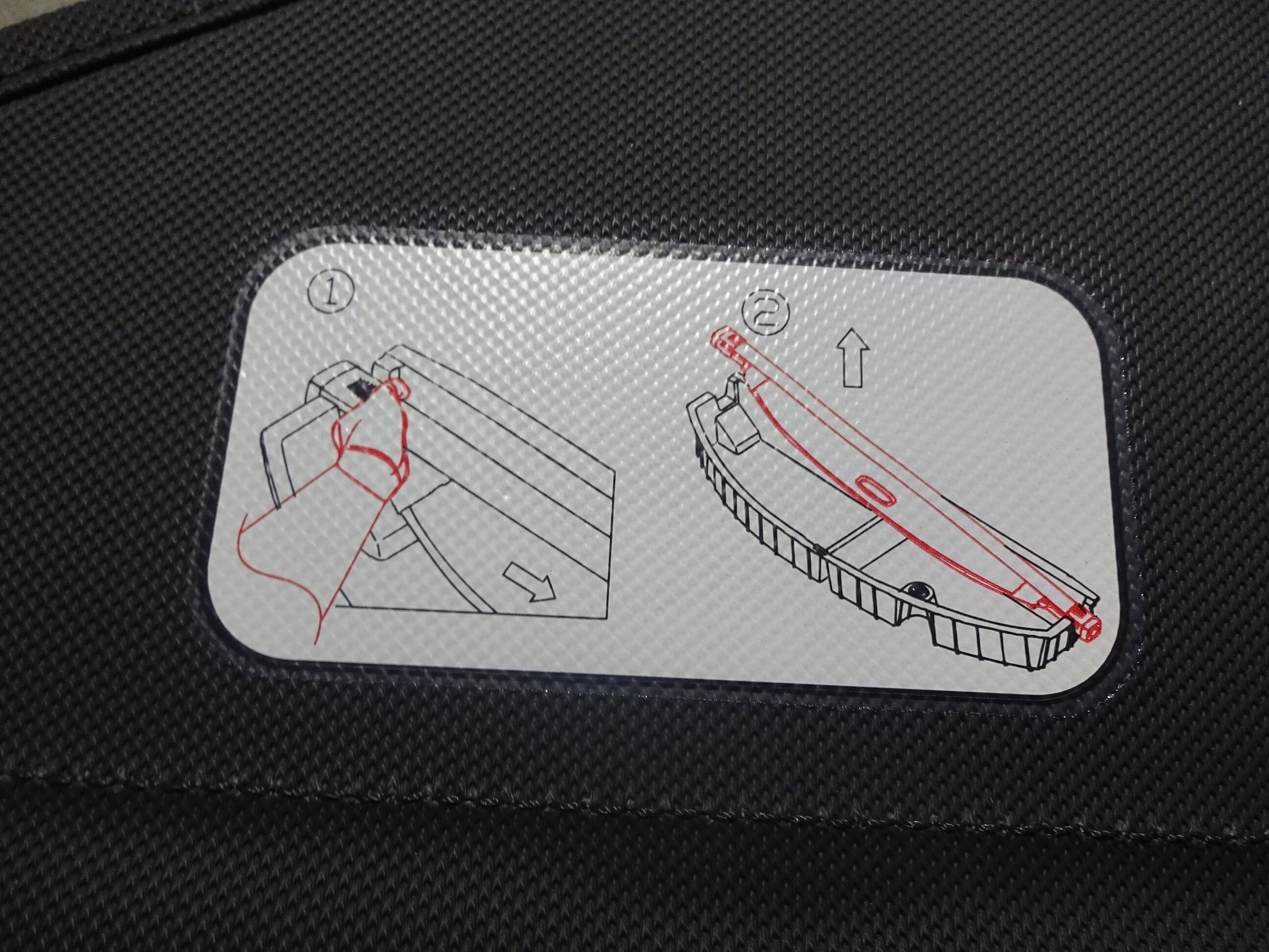 Pre-Owned 2017 Hyundai Santa Fe Rear Retractable Cargo Cover OEM (Good)