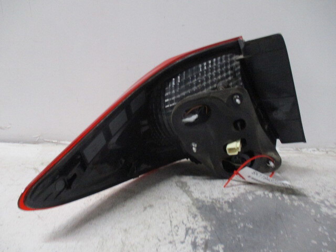 Pre-Owned 2017 Subaru Impreza Passenger RH Tail Light Lamp OEM (Good)