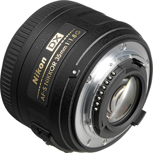 Nikon AF-S DX NIKKOR 35mm f/1.8G Lens + Buzz-Photo Accessories