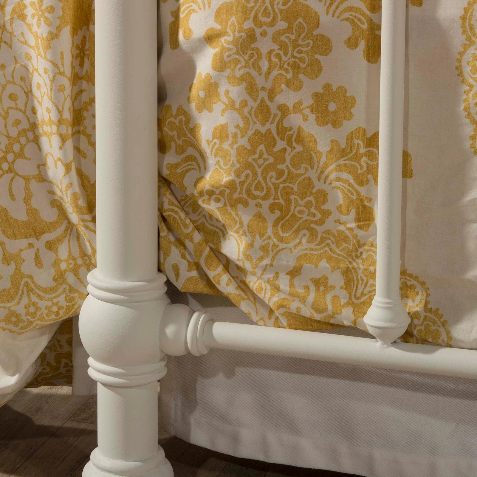 Hillsdale Furniture Kirkwood Classic Metal King Bed with Frame, Dark Bronze