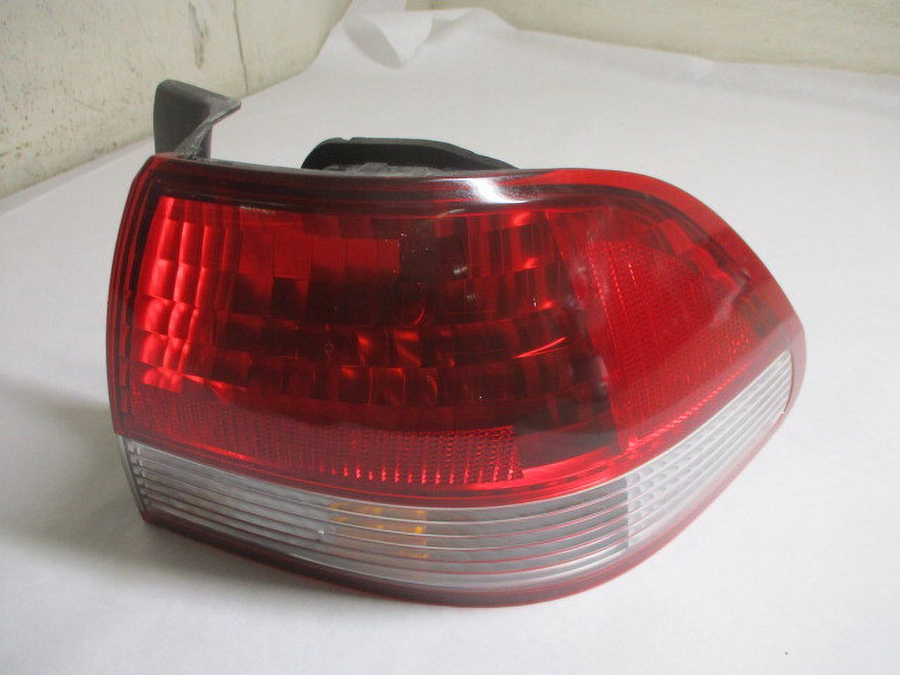 Pre-Owned 2001 2002 Honda Accord RH Passenger Outer Tail Brake Light Lamp OEM LKQ (Good)