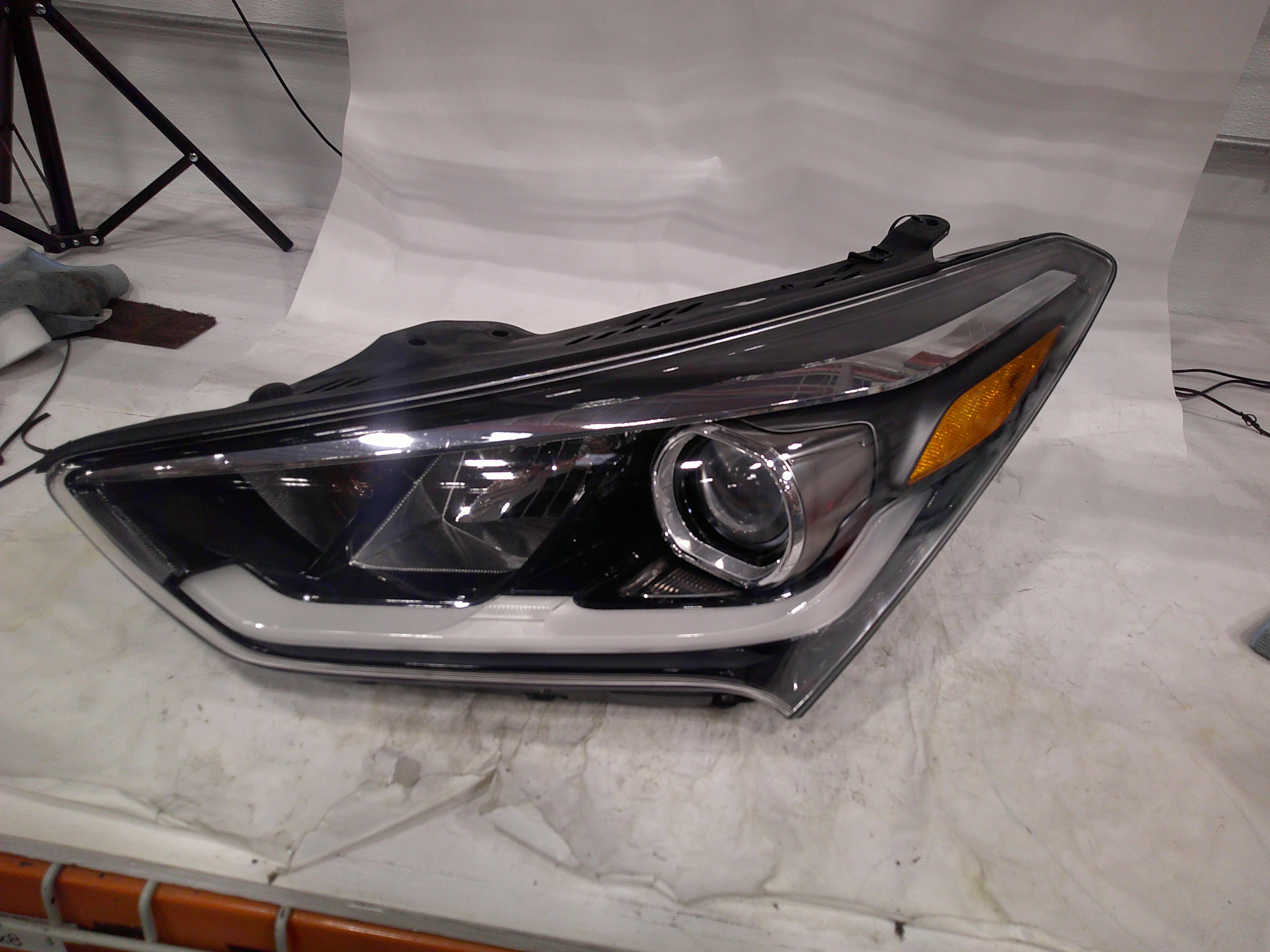 Pre-Owned 17 18 19 Hyundai Santa Fe LH Driver Side Headlamp Head Lamp Assembly OEM LKQ (Good)