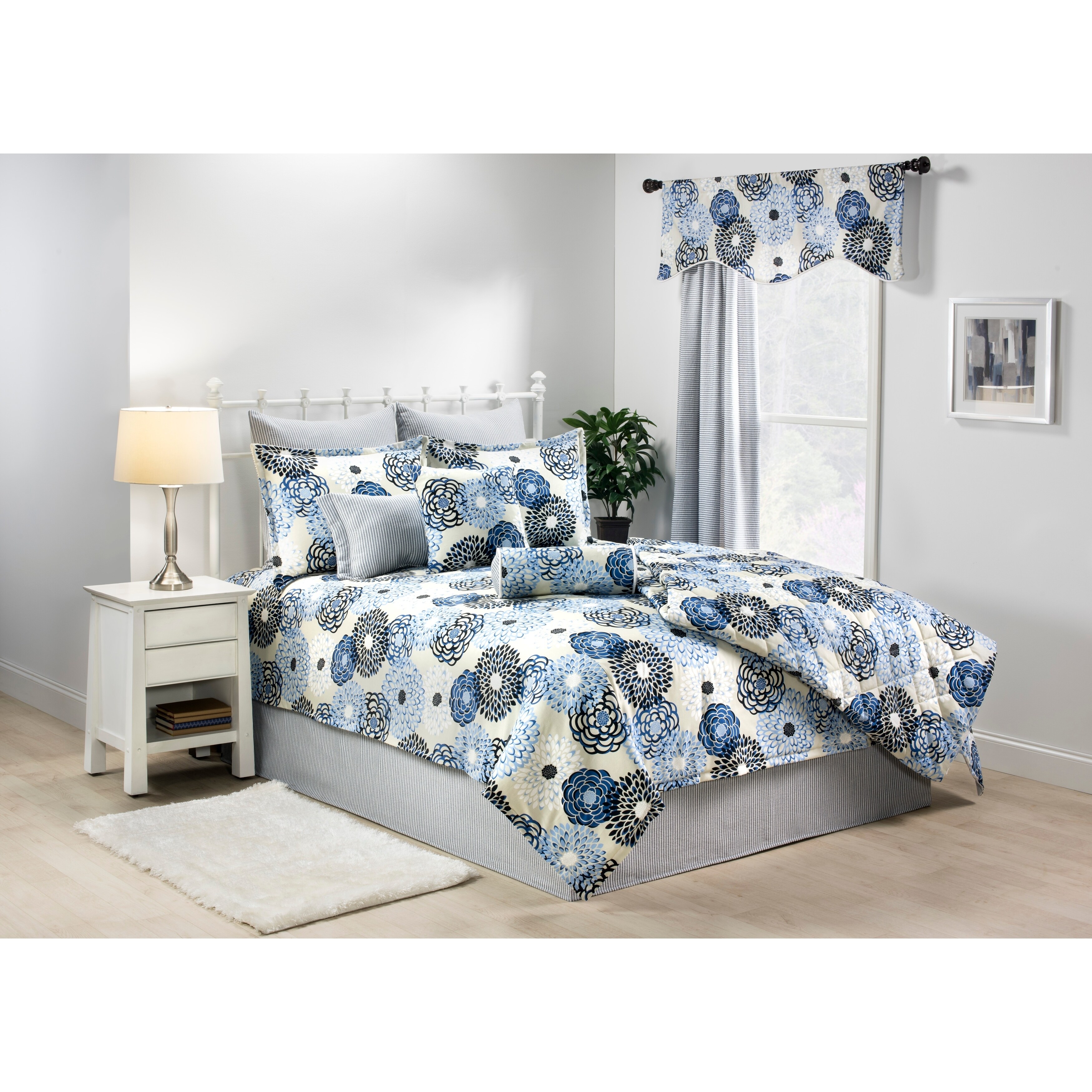 Sabrina blue marigolds floral daybed set on gray