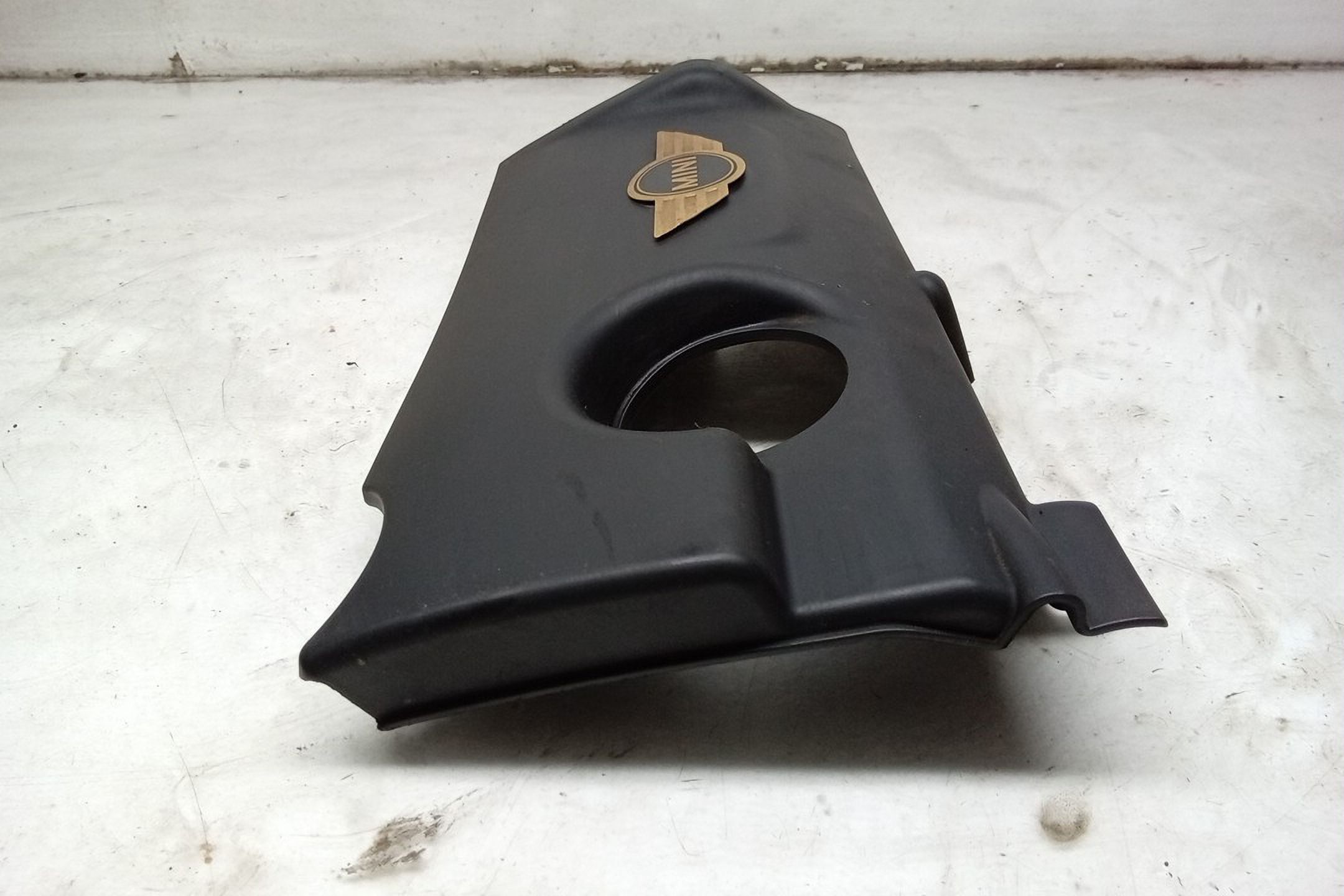 Pre-Owned 14 2014 Mini Cooper Engine Cover 1.6L OEM (Good)