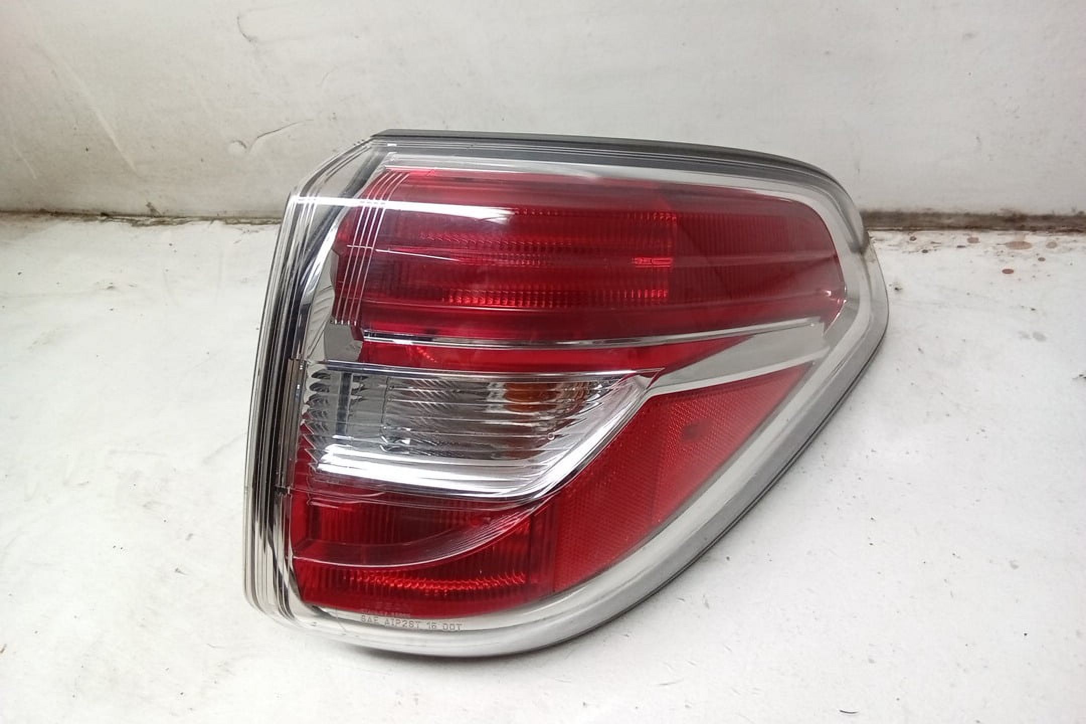 Pre-Owned 18  2018 Nissan Armada Passenger RH Tail Light Lamp OEM (Good)