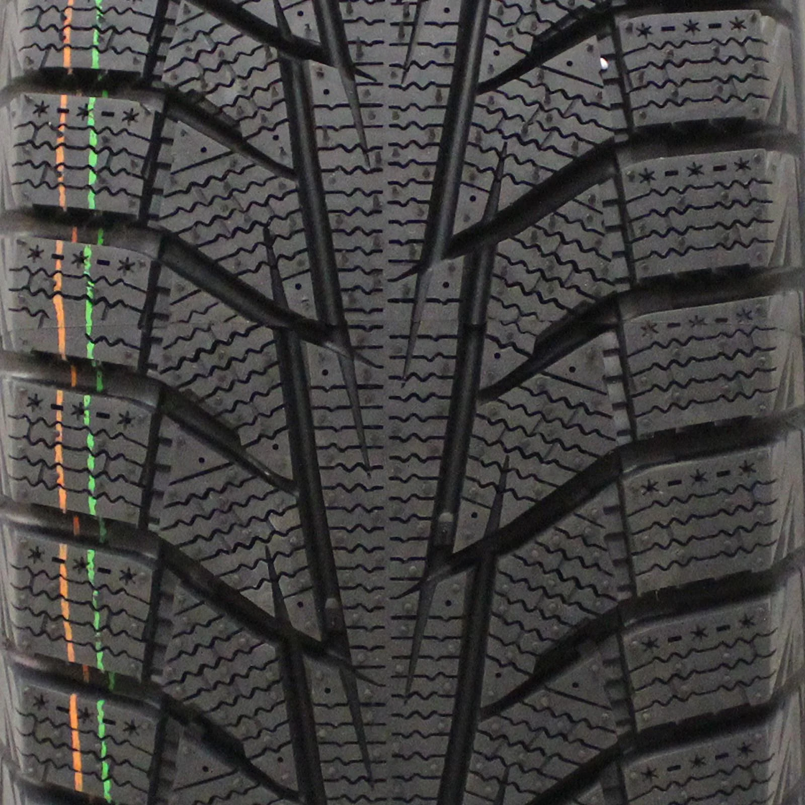 Set of 4 Hankook Winter i*cept iZ2 (W616) 195/70R14 91T Tires