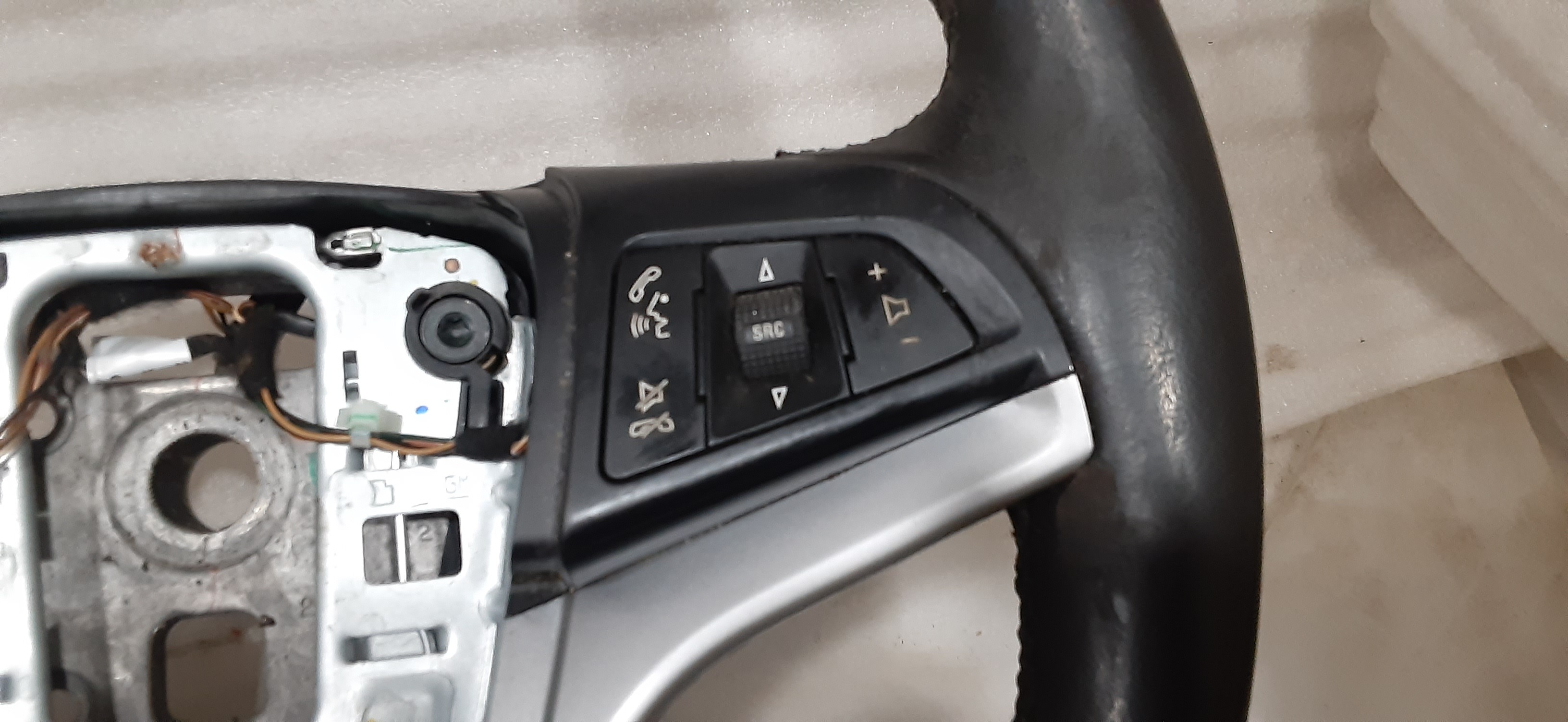 Pre-Owned 13 14 15 Chevrolet Cruze Black Leather Steering Wheel OEM (Good)