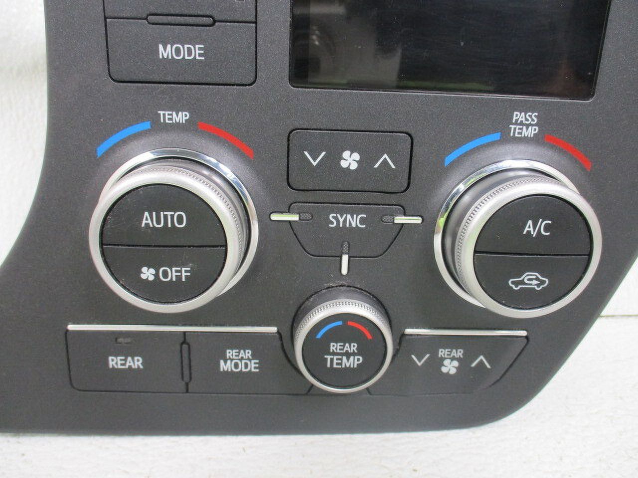 Pre-Owned 15 16 17 Toyota Sienna Front Auto 3 Zone Temperature AC Heater Control OEM LKQ (Good)