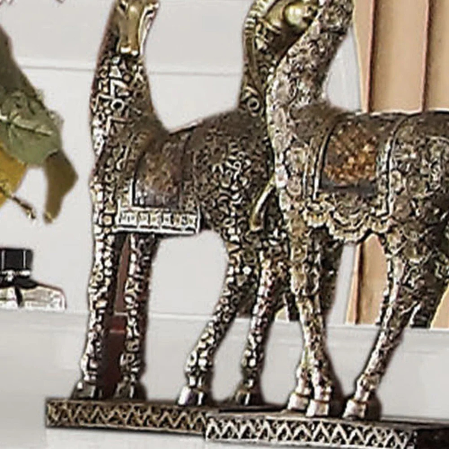 HomeRoots 485999 57 in. Solid Wood Six Drawer Double Dresser, White