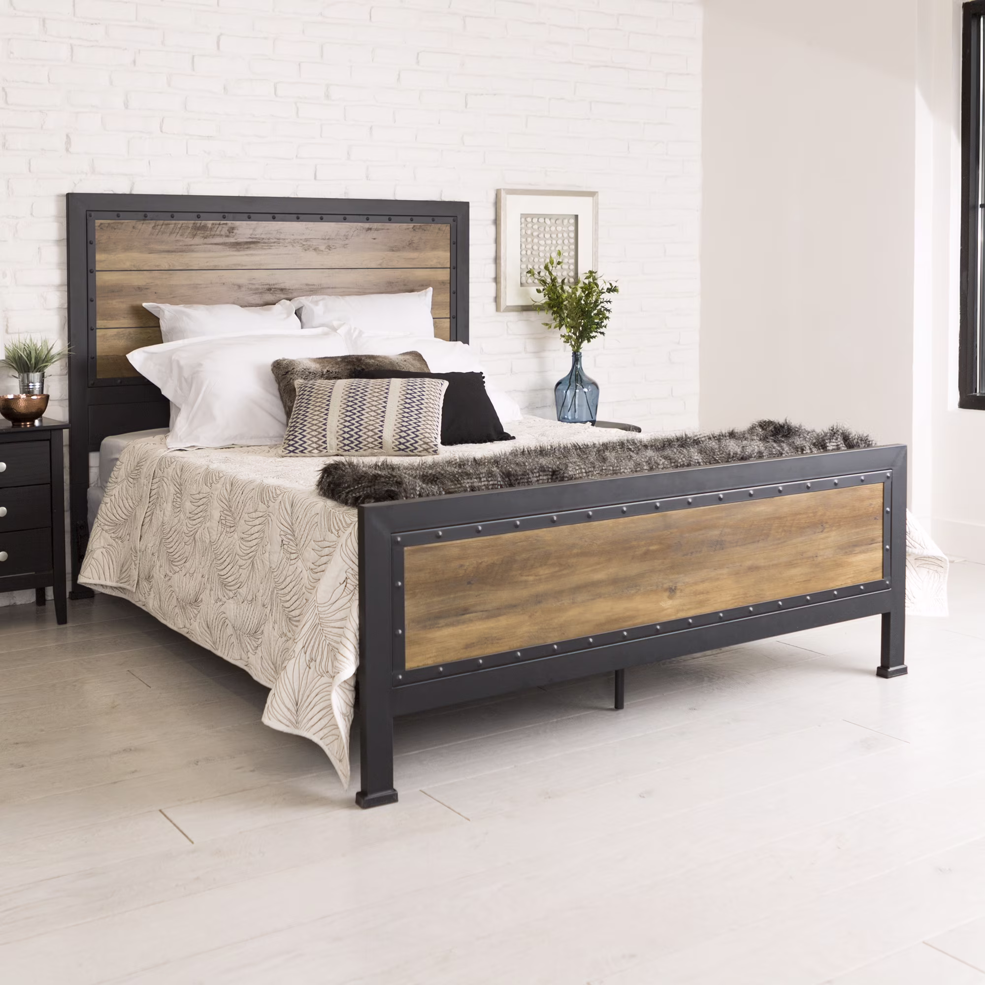 River Street Designs Santiago Riveted Plank Queen Size Bed