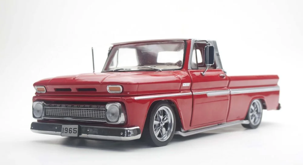 1965 Chevy C-10 Styleside Pickup Lowrider, Red - Sun Star 1365 - 1/18 scale Diecast Model Toy Car