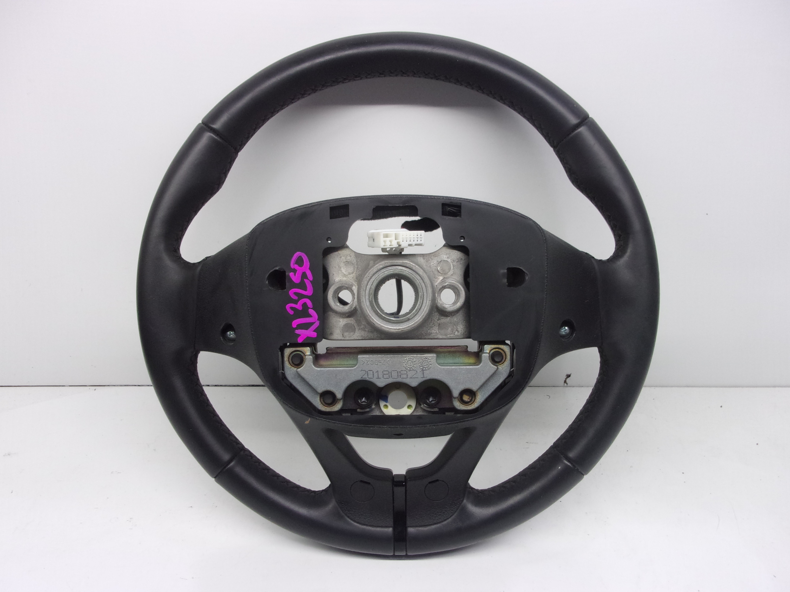 Pre-Owned 2019 Hyundai Elantra Black Leather Steering Wheel OEM (Good)