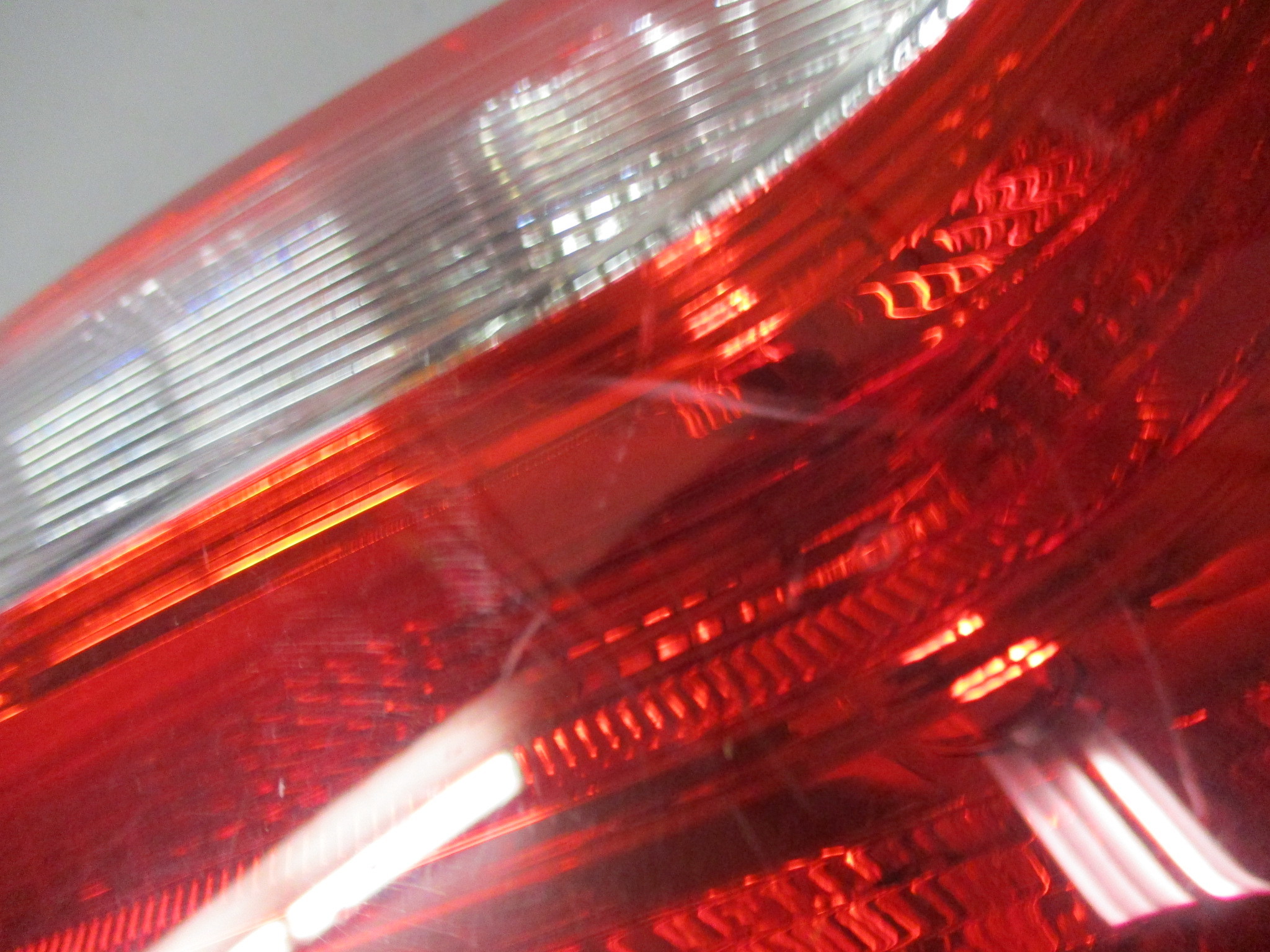 Pre-Owned 2013-2015 Honda Accord Passenger RH Tail Light Lamp OEM (Good)