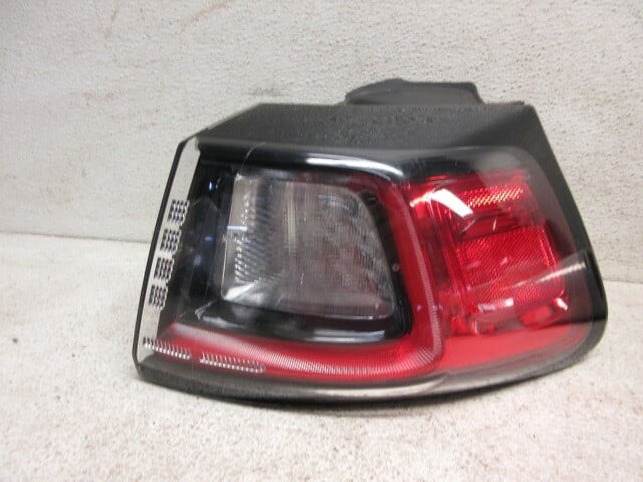 Pre-Owned 2019-2022 Jeep Cherokee RH Passenger Led Tail Lamp Tail Light OEM LKQ (Good)