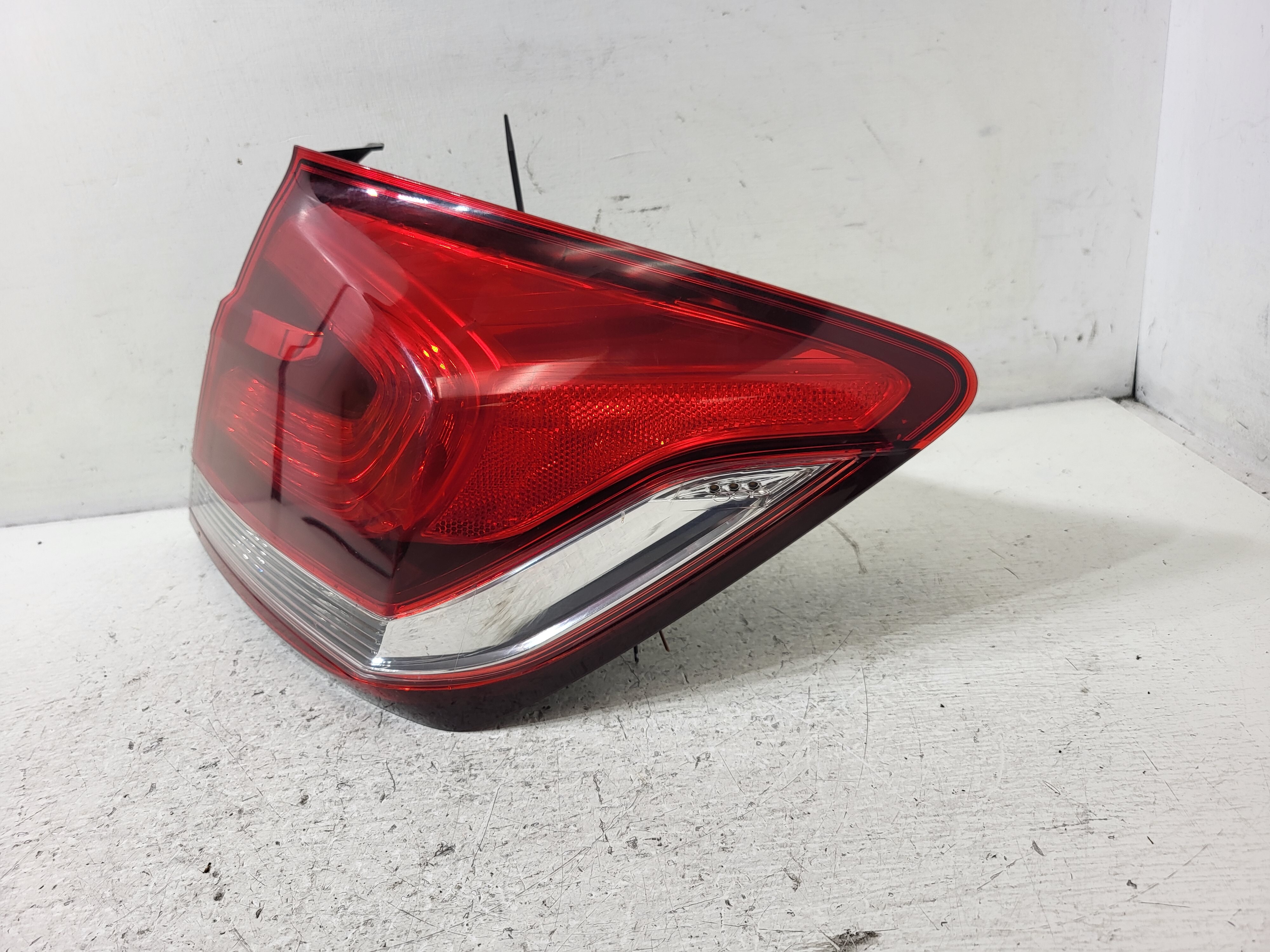 Pre-Owned 2013-2015 Honda Civic Passenger RH Quarter Mount Tail Light Lamp OEM LKQ (Good)